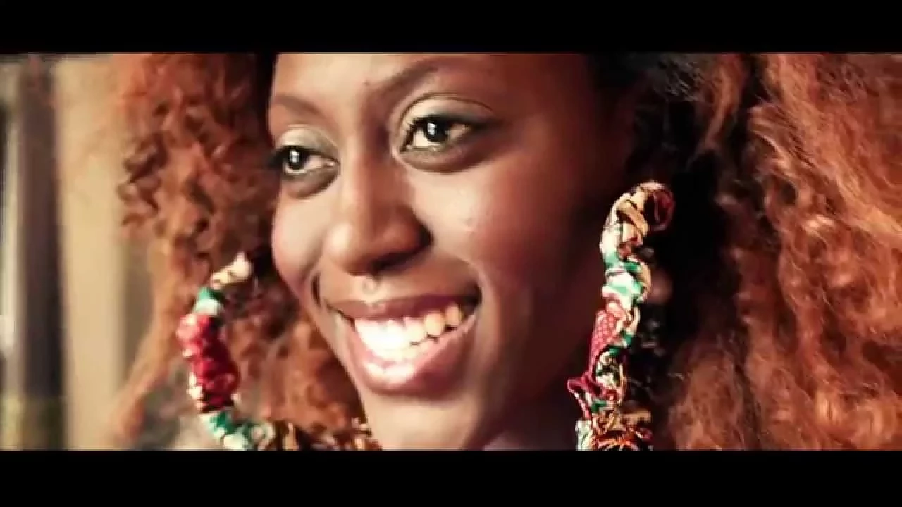 Bisa Kdei - I Love You (Official Video) background