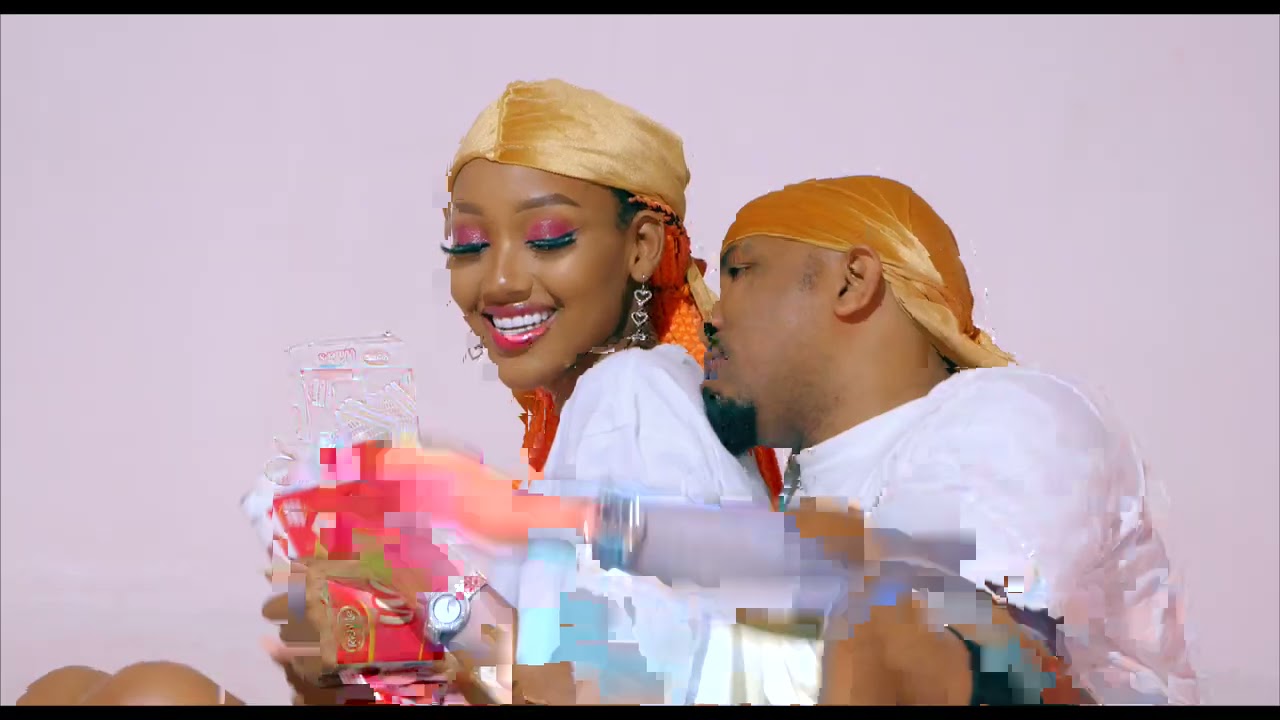 Tunda Man - True Love (official video) background