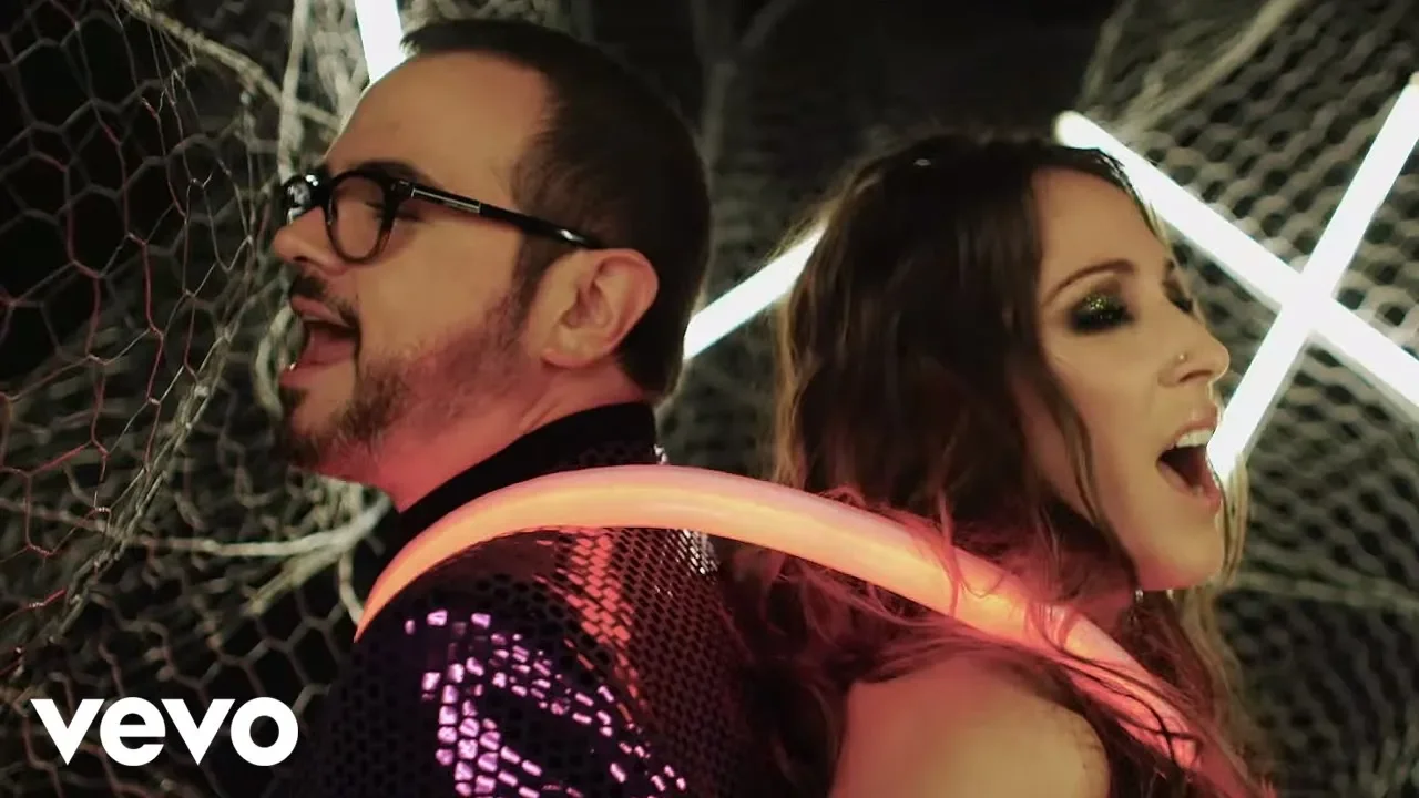Aleks Syntek - Sólo el Amor Nos Salvará (Video)