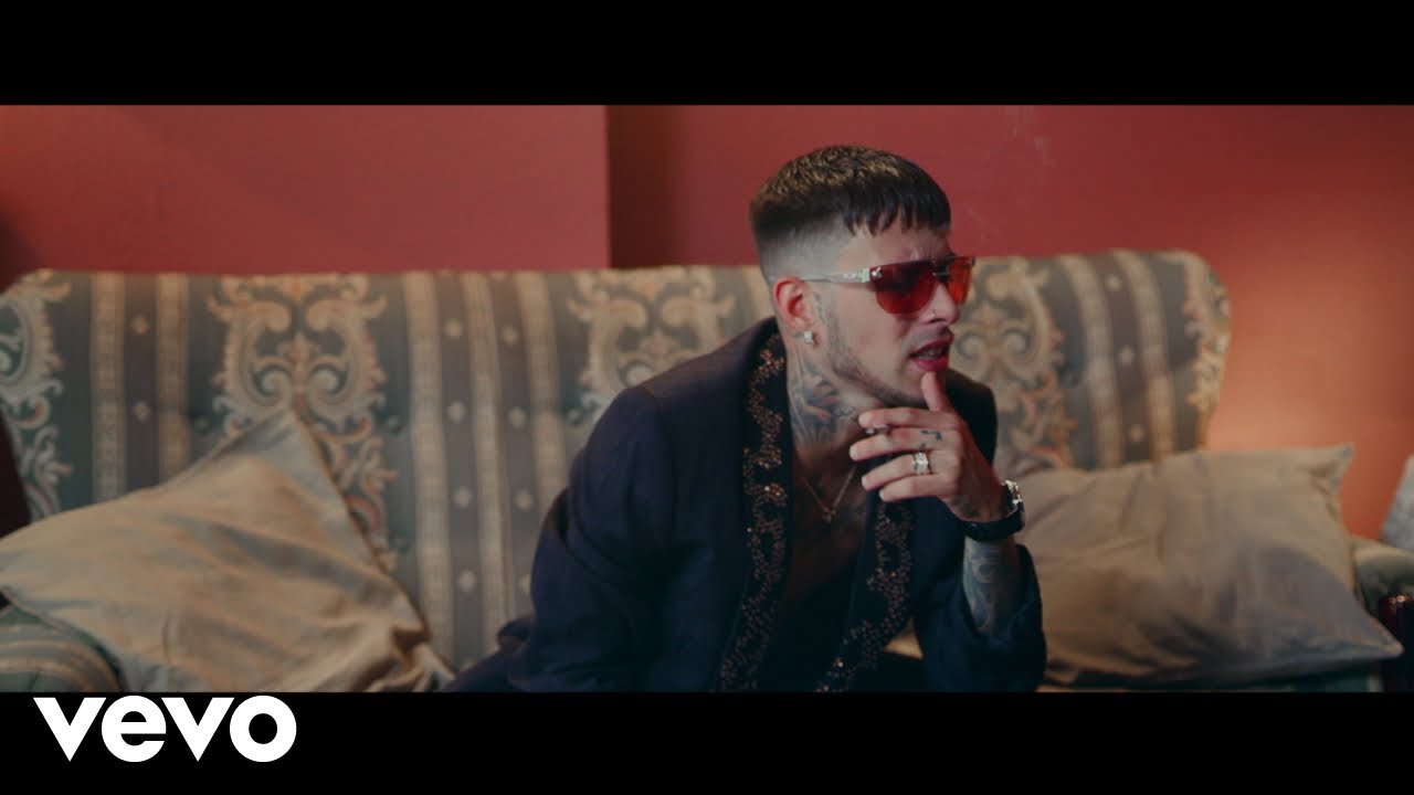 Maikel Delacalle - Con To' background