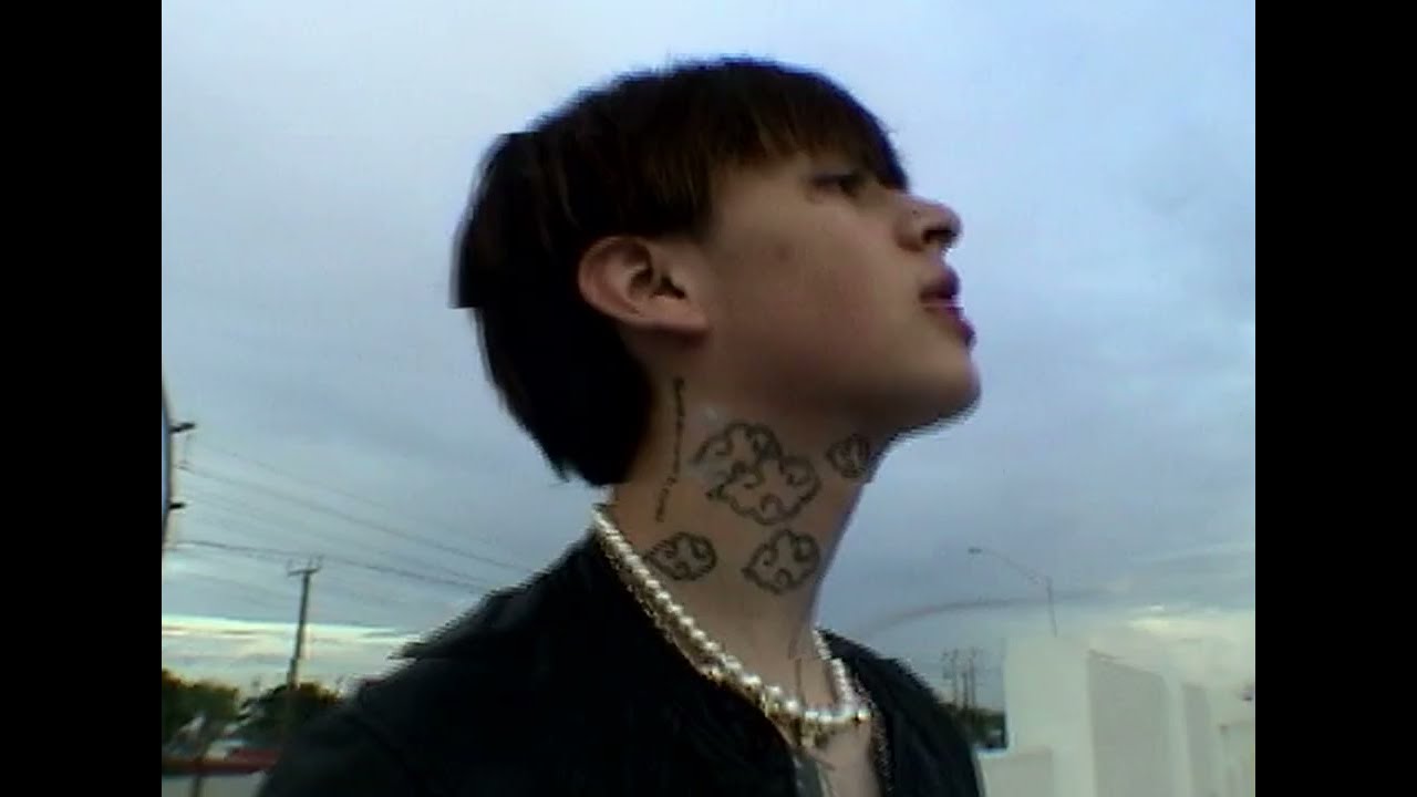 STRANGEHUMAN - OFF WHITE (Official Video) background