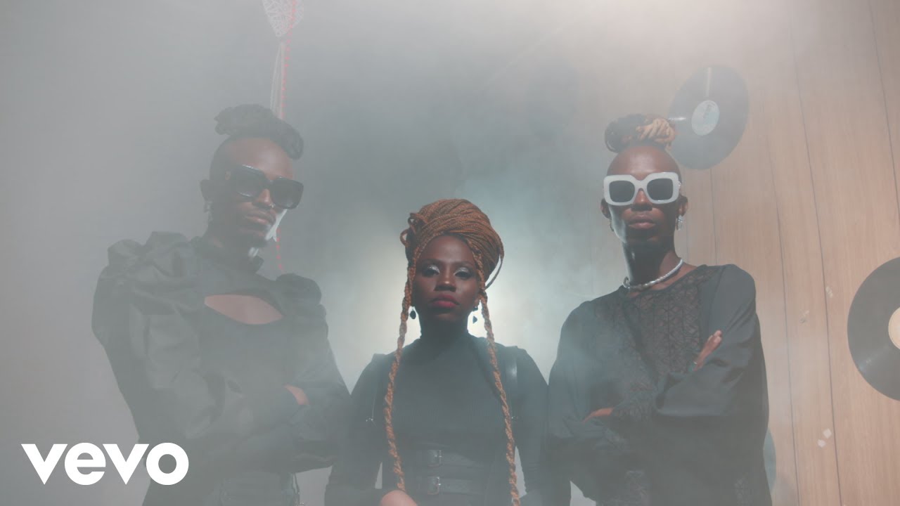 MFR Souls - Bathandwa (Official Music Video) ft. Bassie background