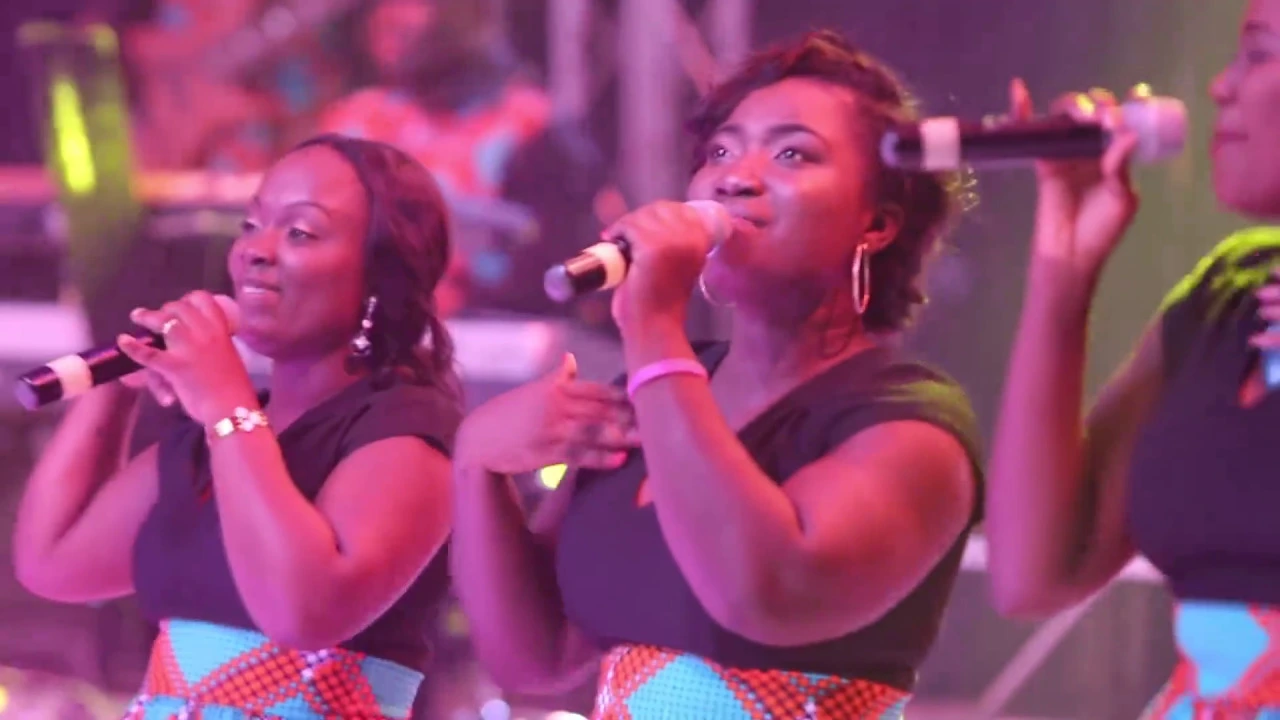 Joe Mettle-AMEN ft Ntokozo Mbambo background