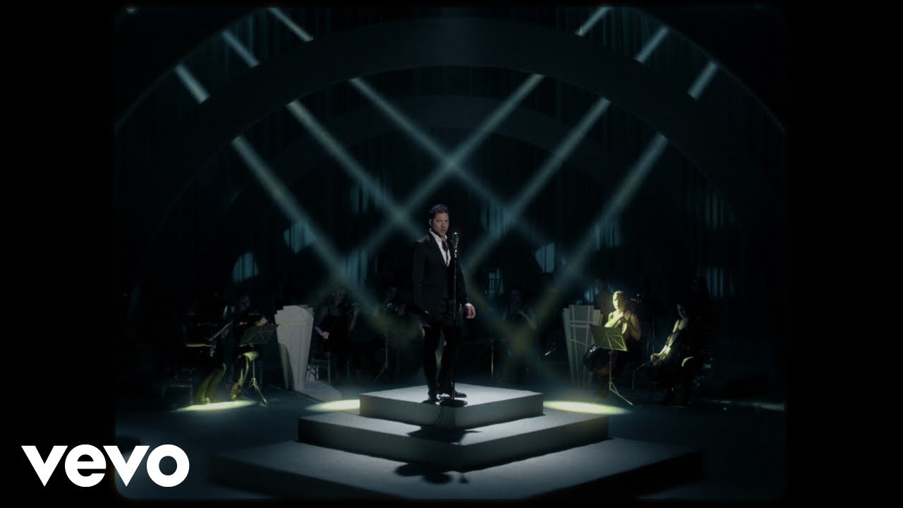 David Bisbal - Se Nos Rompió El Amor backdrop