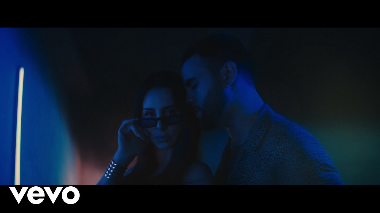 Taylor Díaz, Mala Rodríguez - Jaguar background