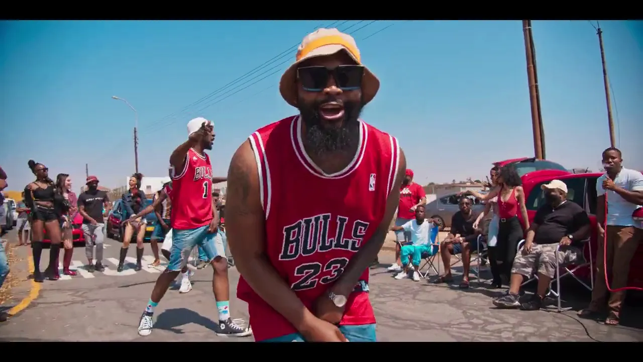 Gazza - Brandewyn (Official Music Video) background