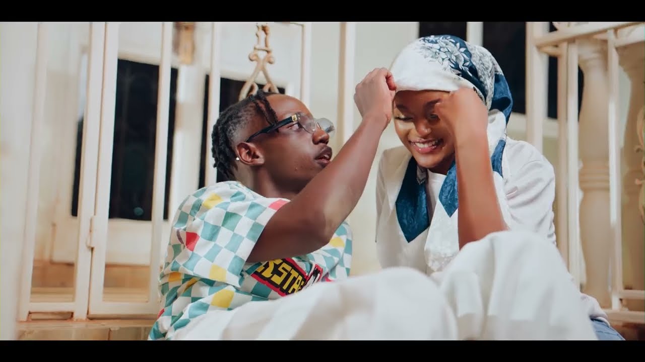 Drama T - KODE (Official Video) background