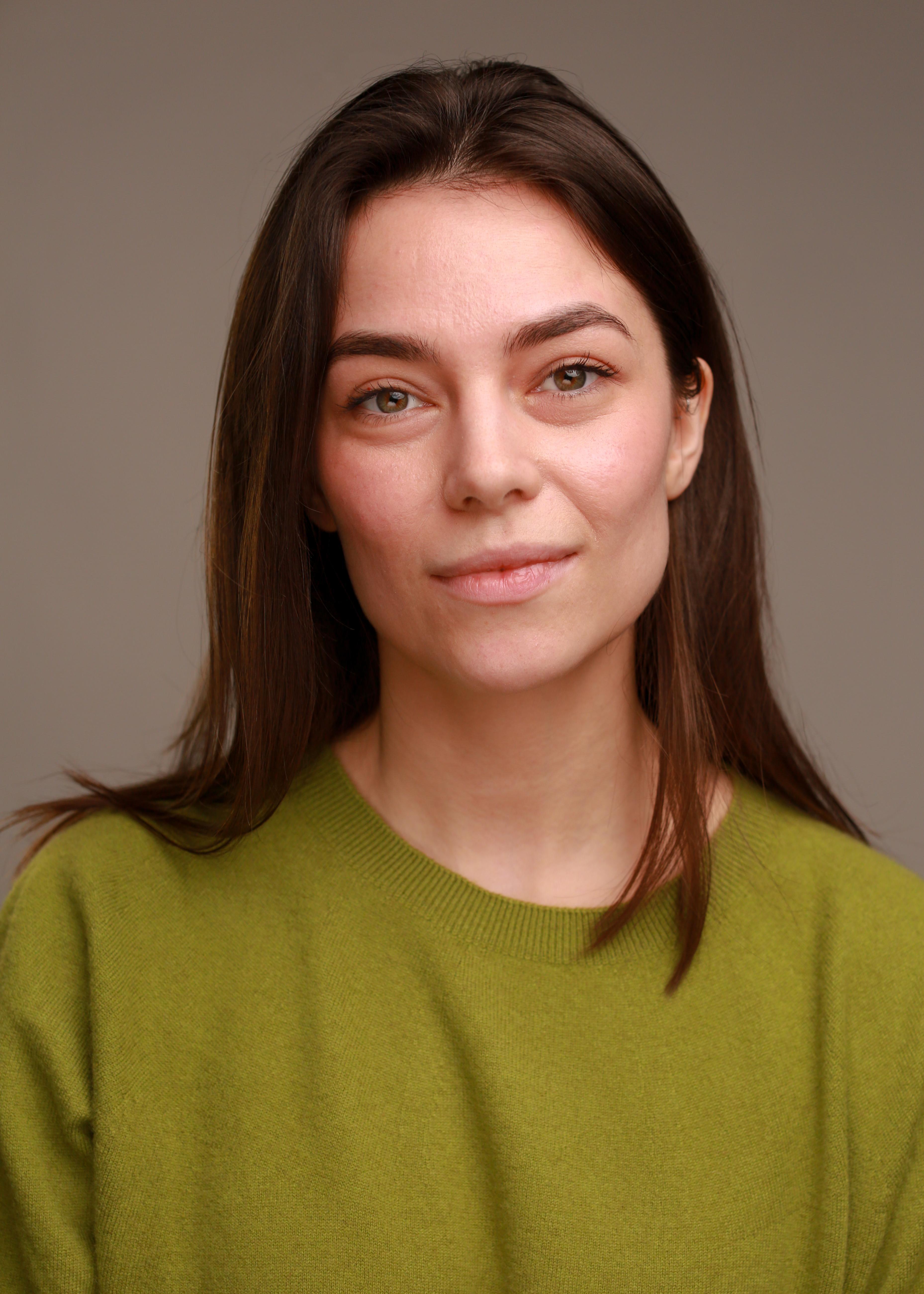 actor Kayley Rainton large photo