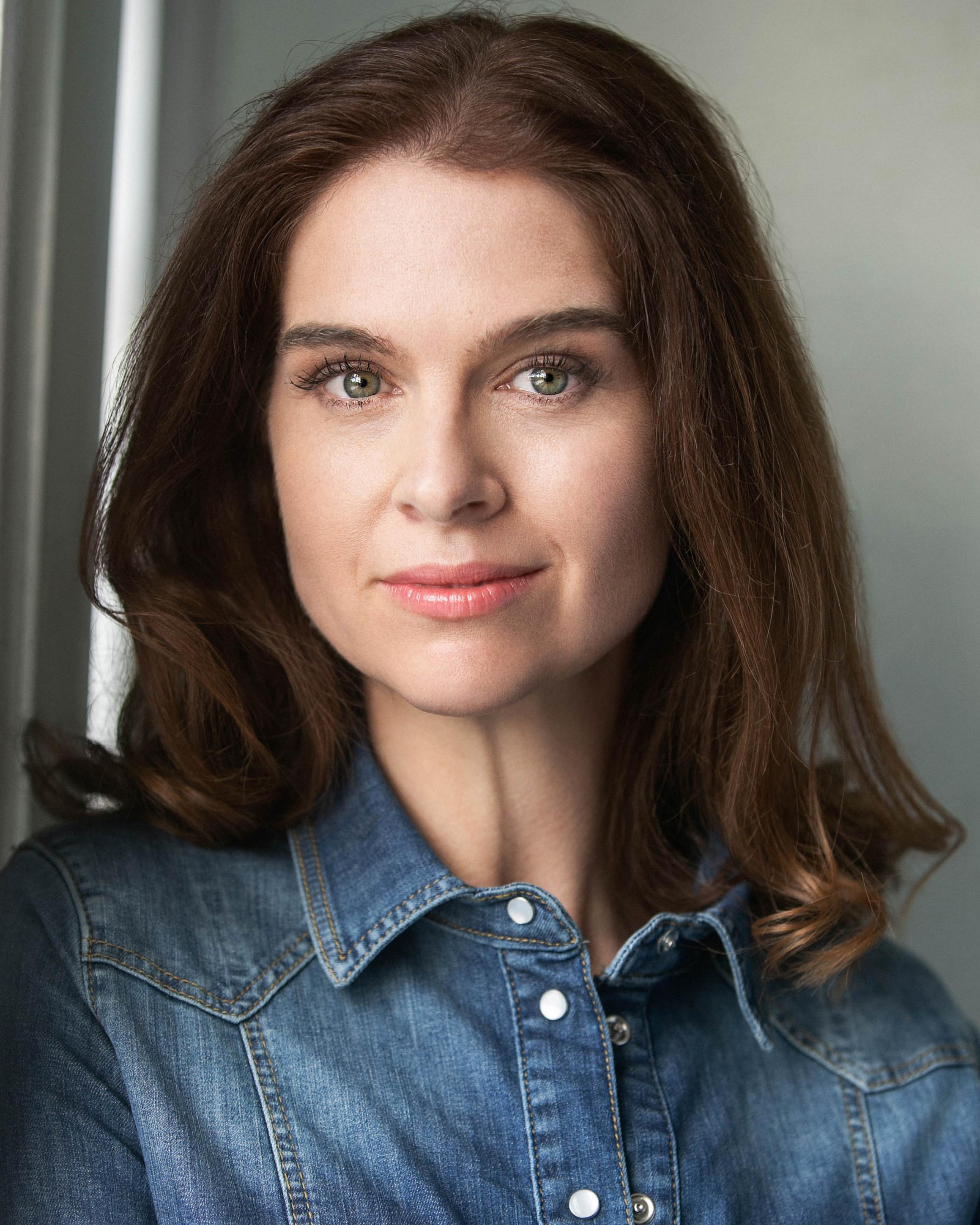 actor Charlotte Marshall large photo