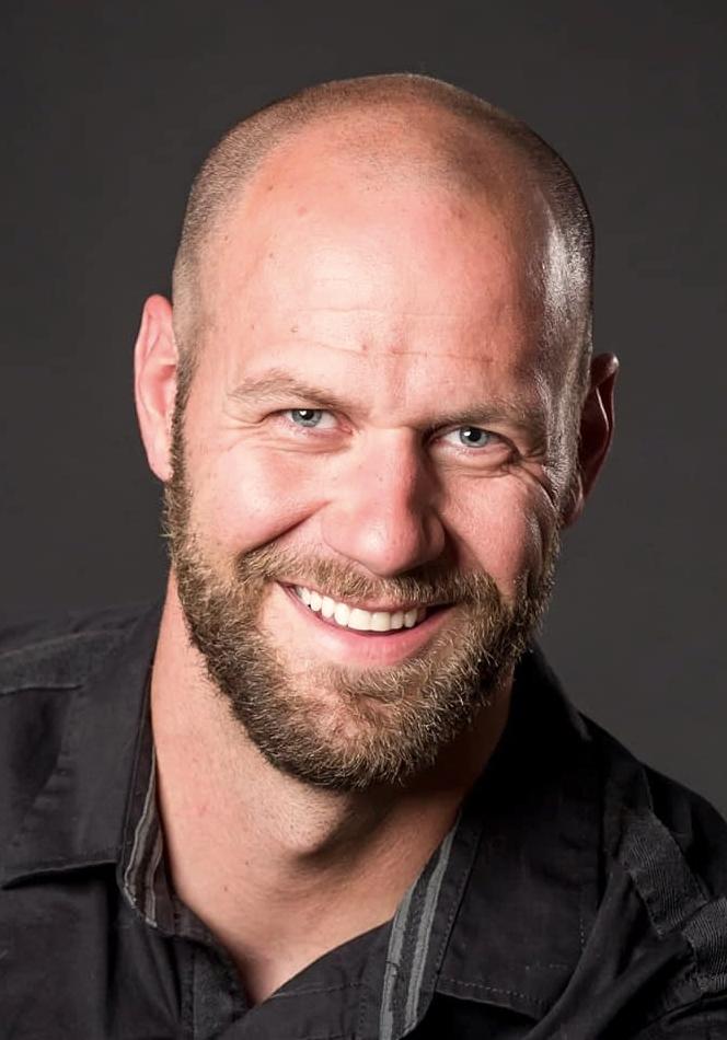 actor Derrick Mangin large photo