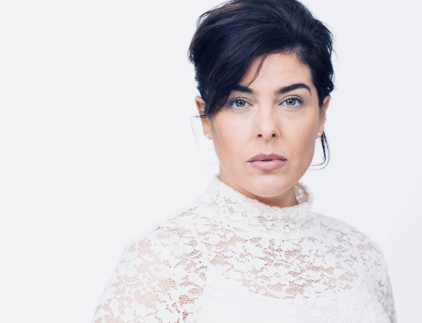 actor Jennifer Breslin large photo