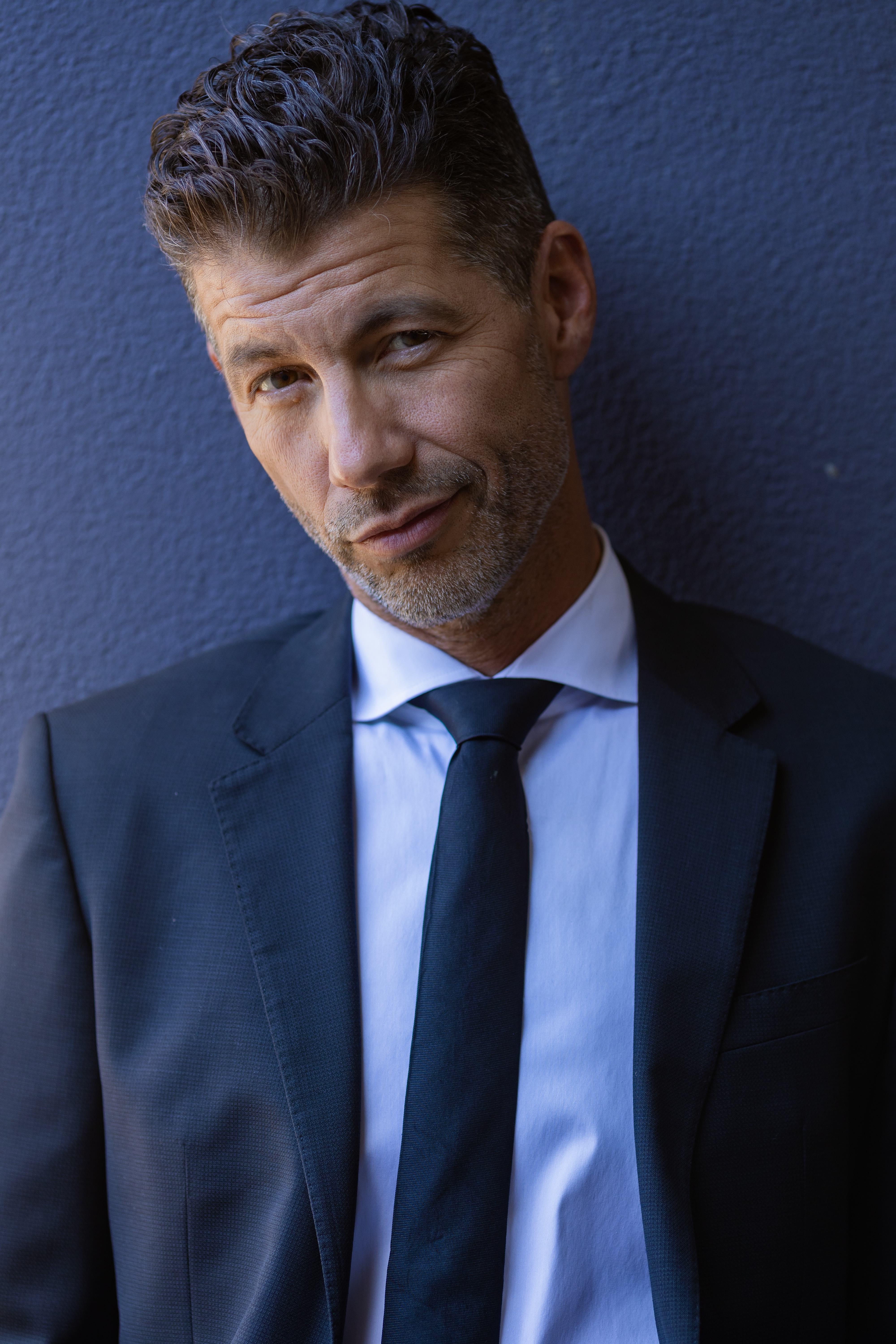 actor Aaron Foster large photo