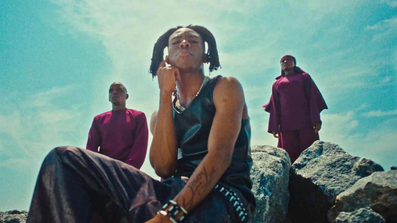 FOLA - who does that (Official Video) (feat. Bella Shmurda)