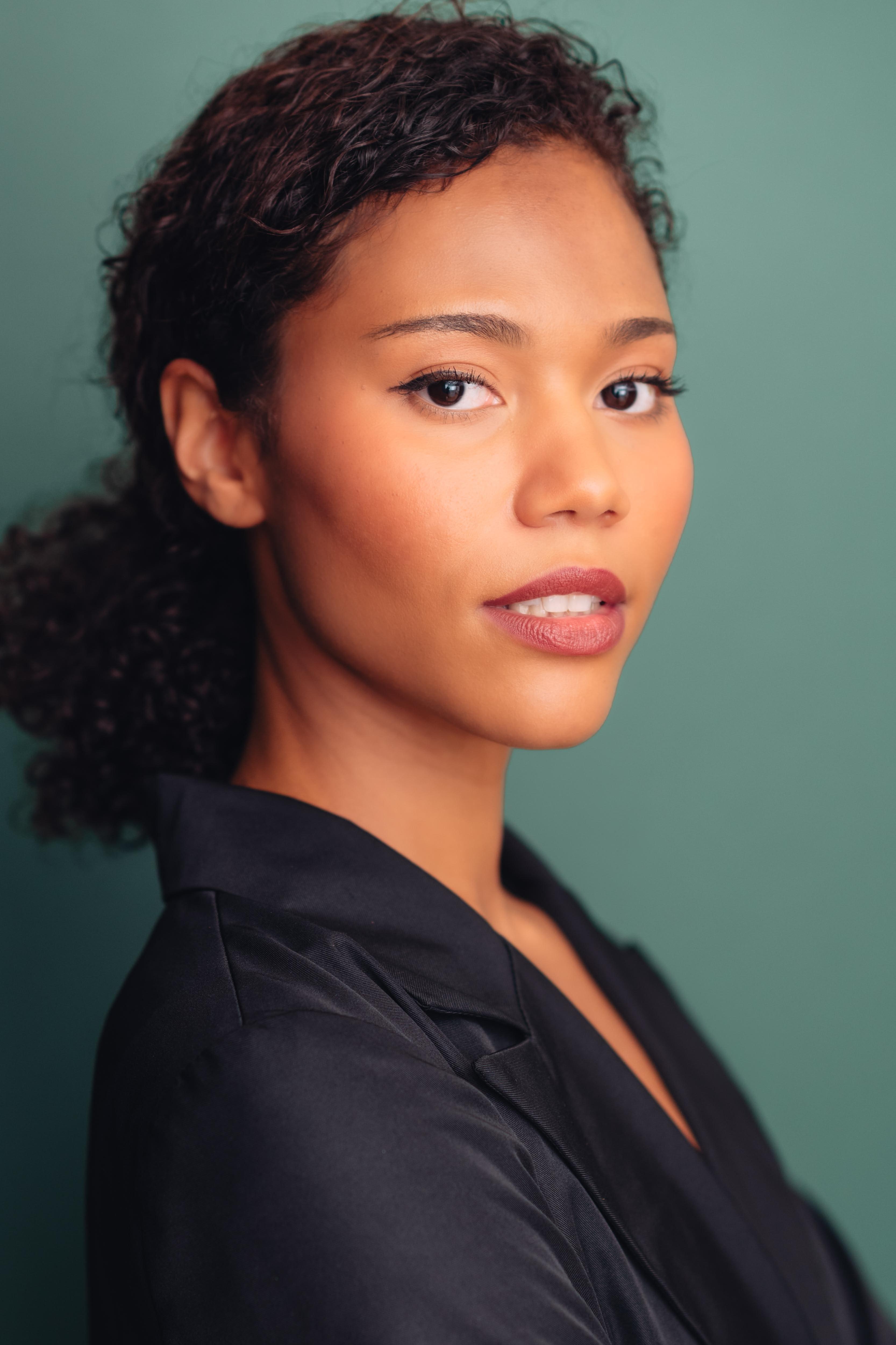 actor Sophia Lucia Parola large photo