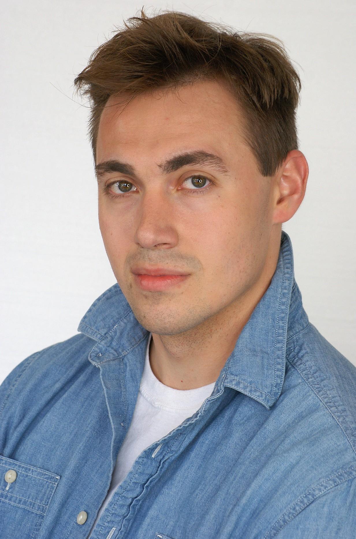 actor Anthony Wrobleski large photo