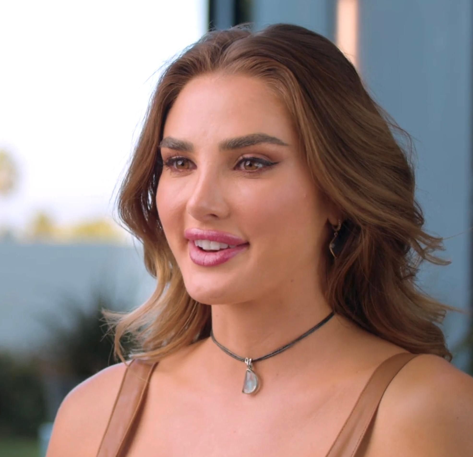 actor Kenzie Anne large photo