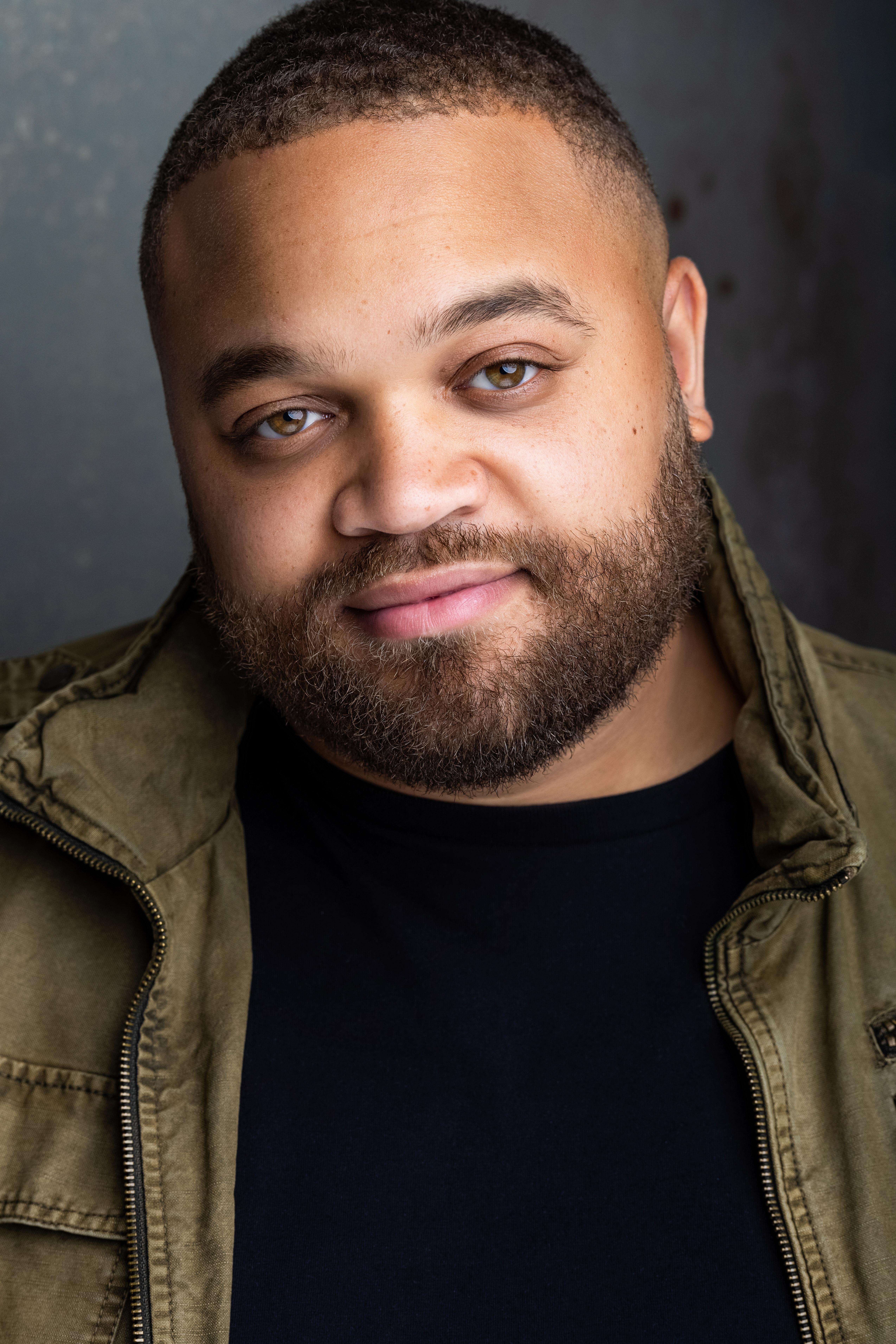 actor Kevin Saunders large photo