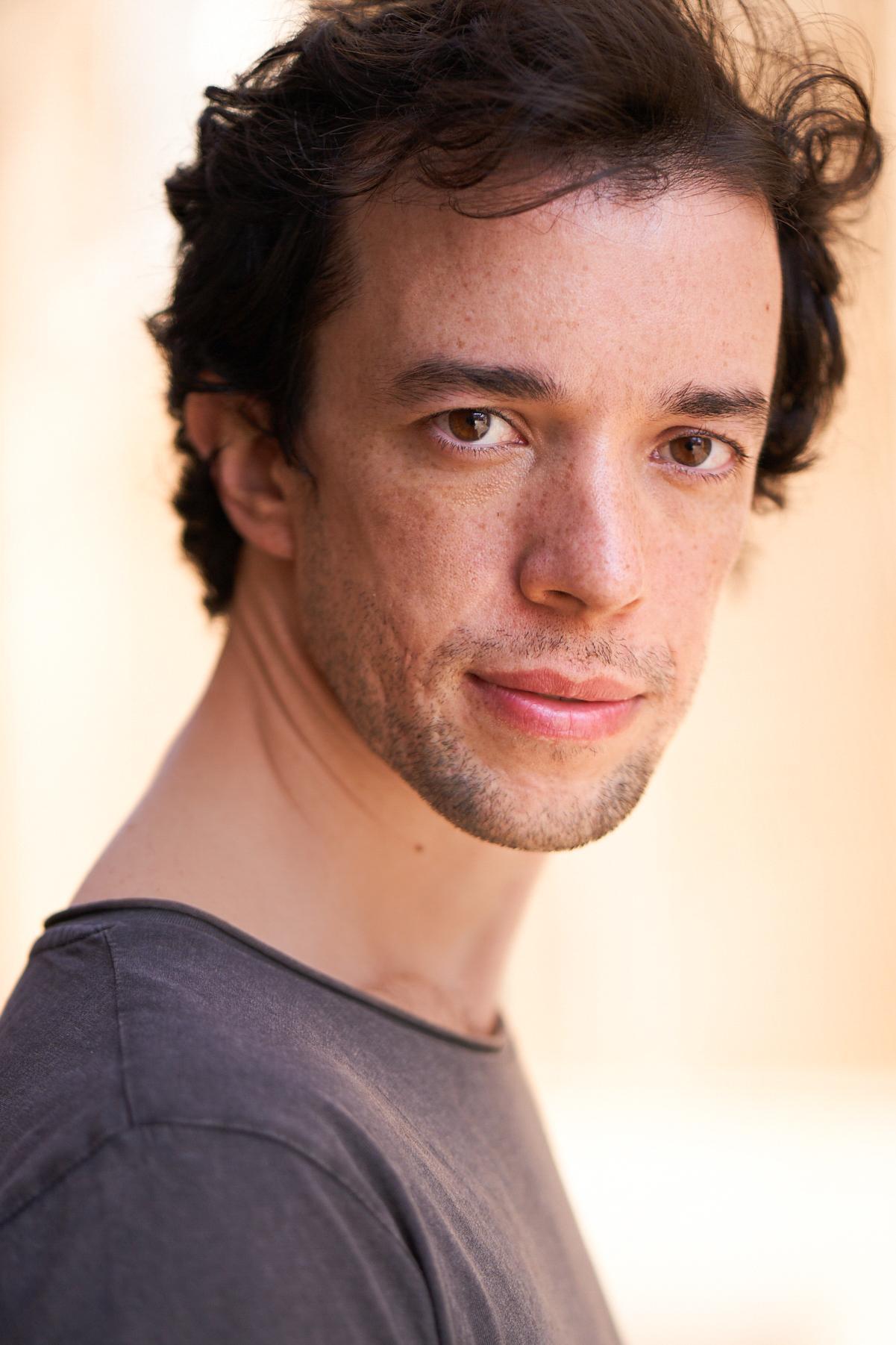 actor William Viriato large photo