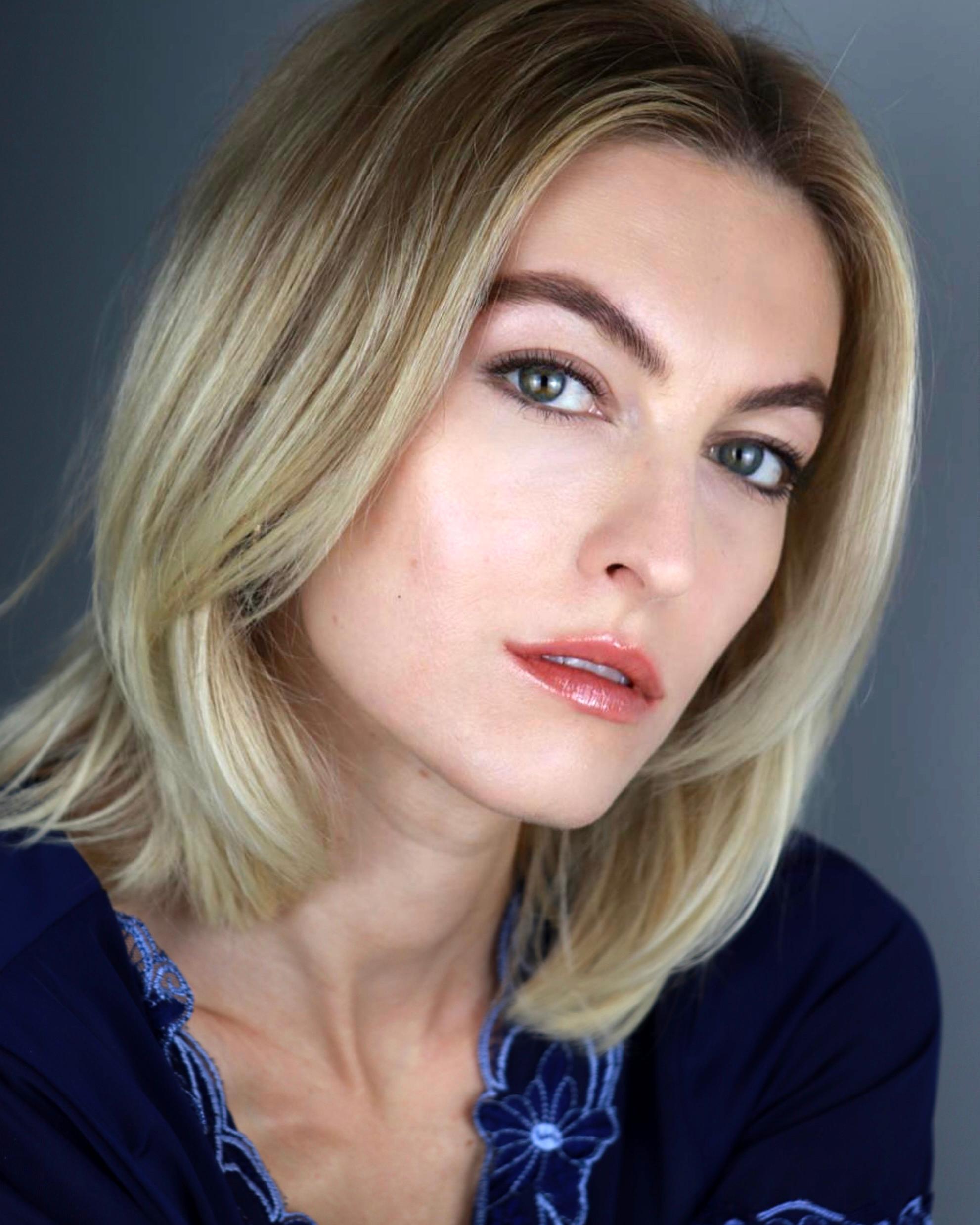 actor Alexandrea Meyer large photo