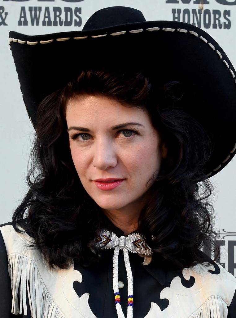 actor Nikki Lane large photo