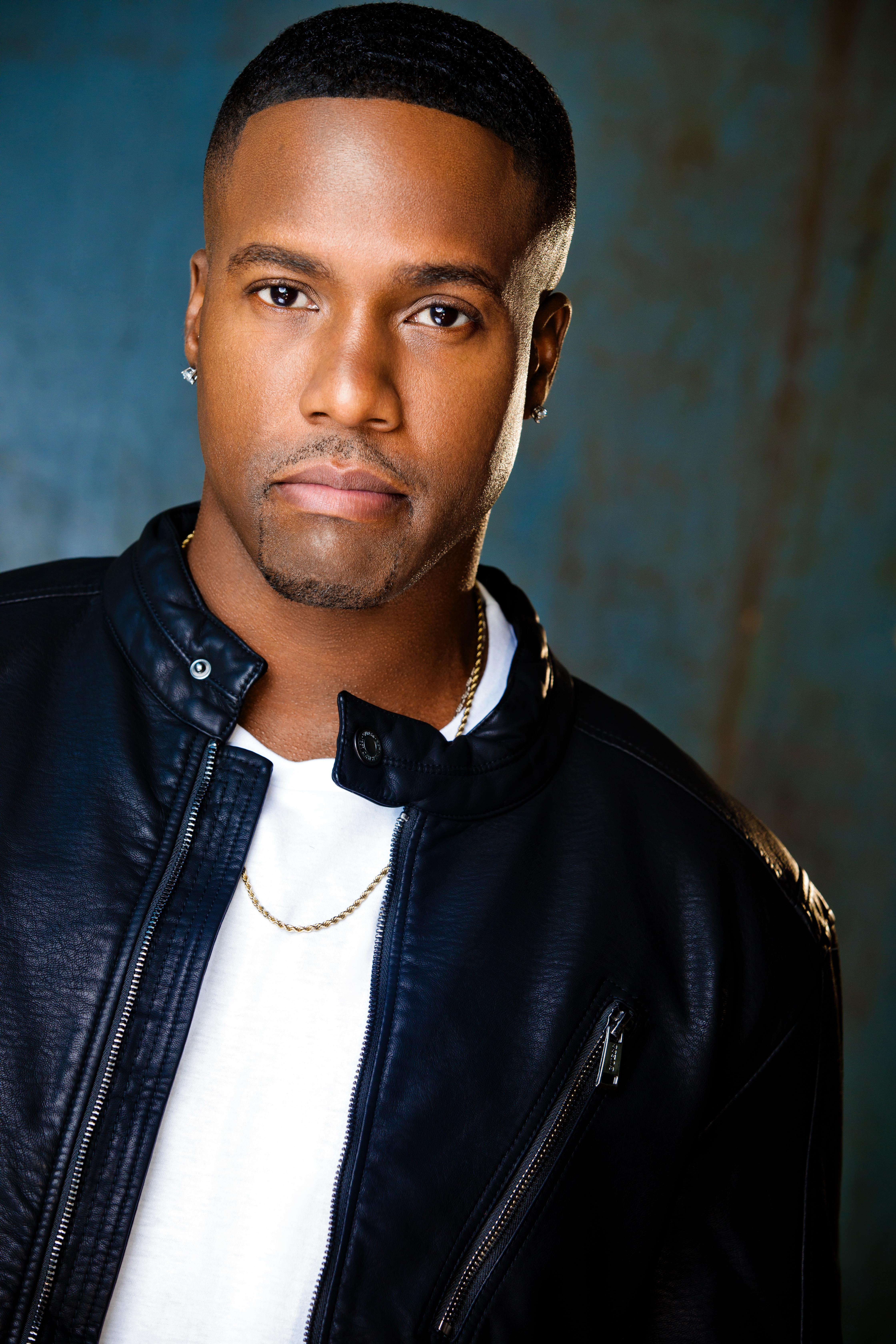 actor Zo Johnson large photo