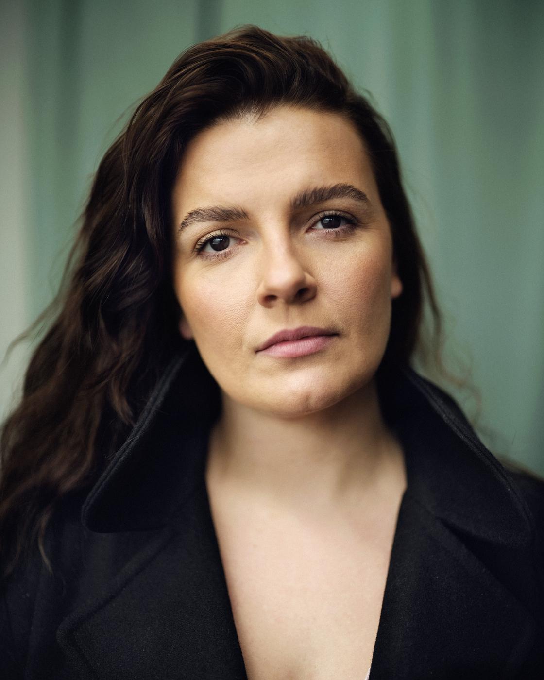 actor Catherine Dryden large photo