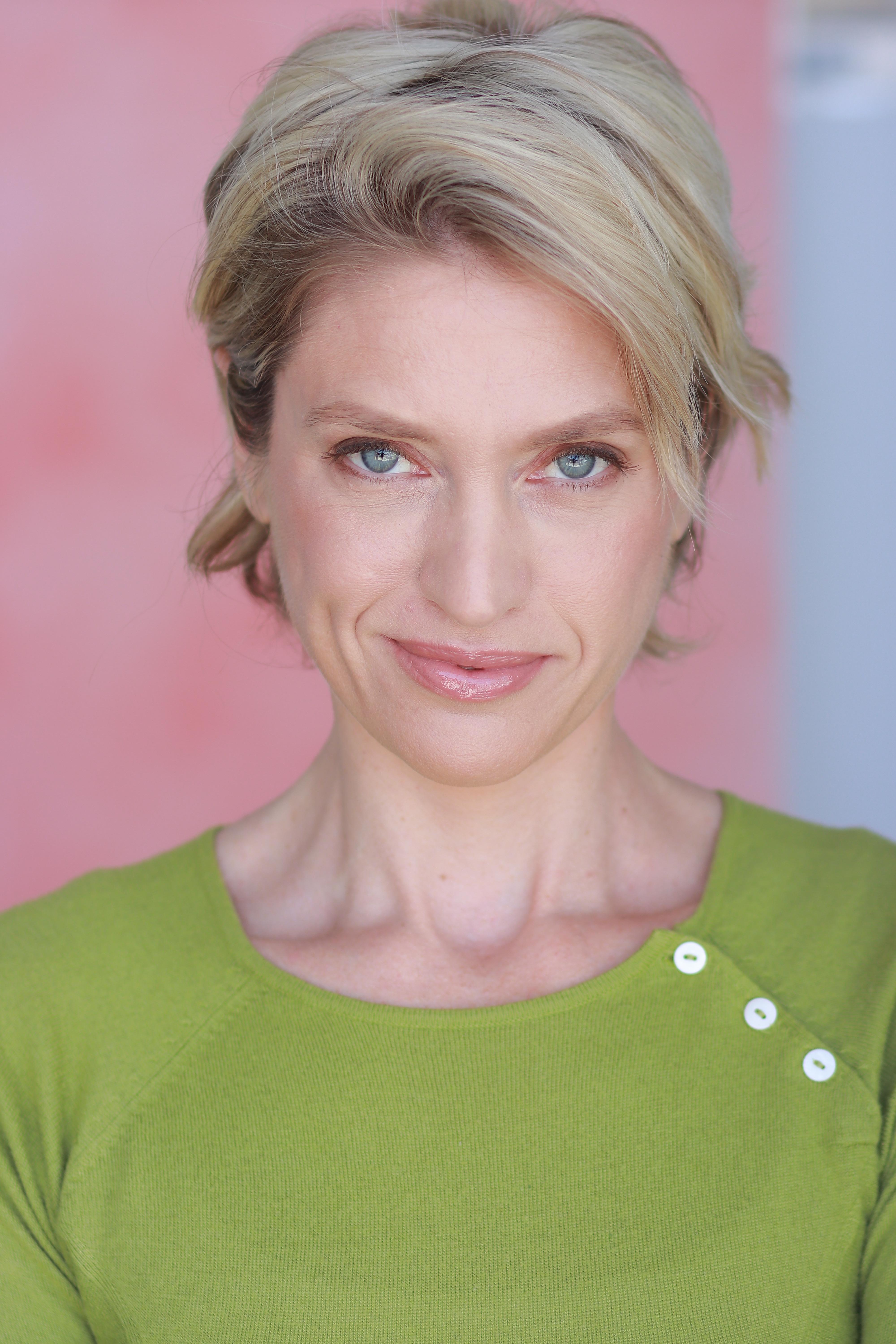 actor Sarah Demeestere large photo