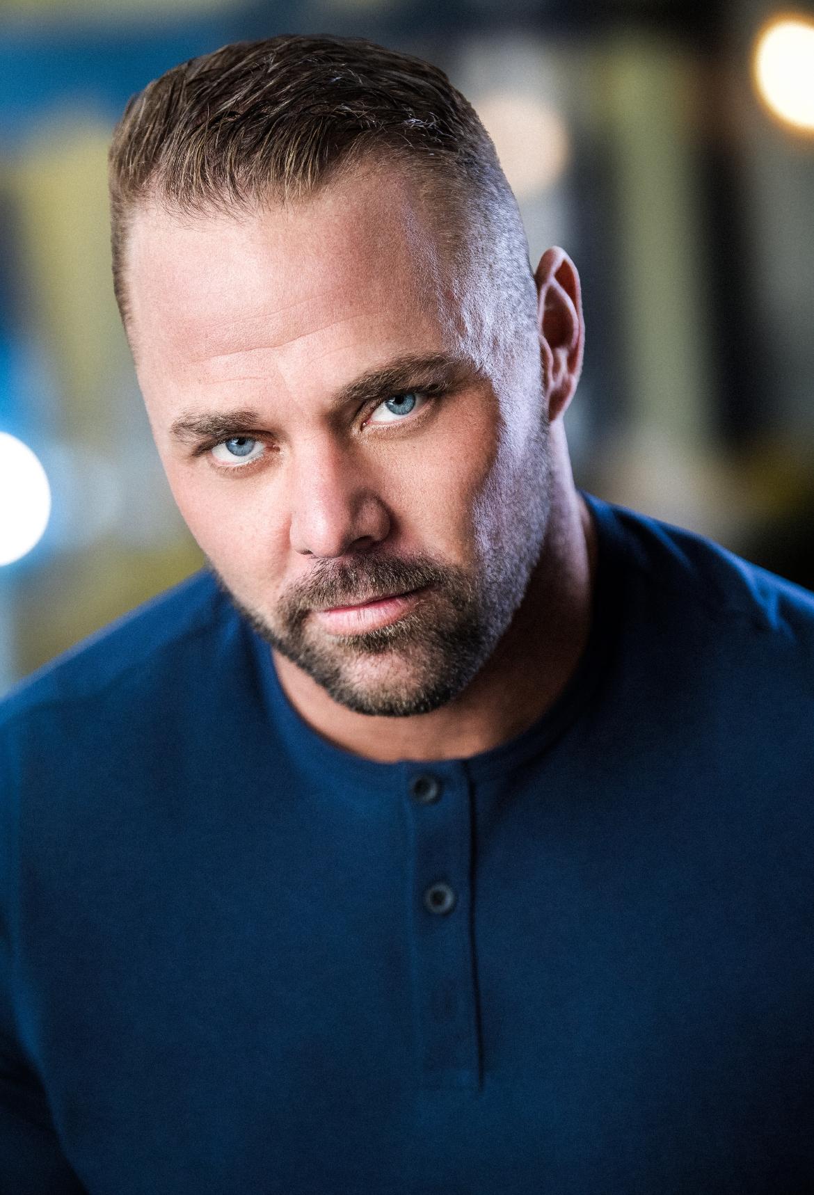 actor Collin Davidson large photo