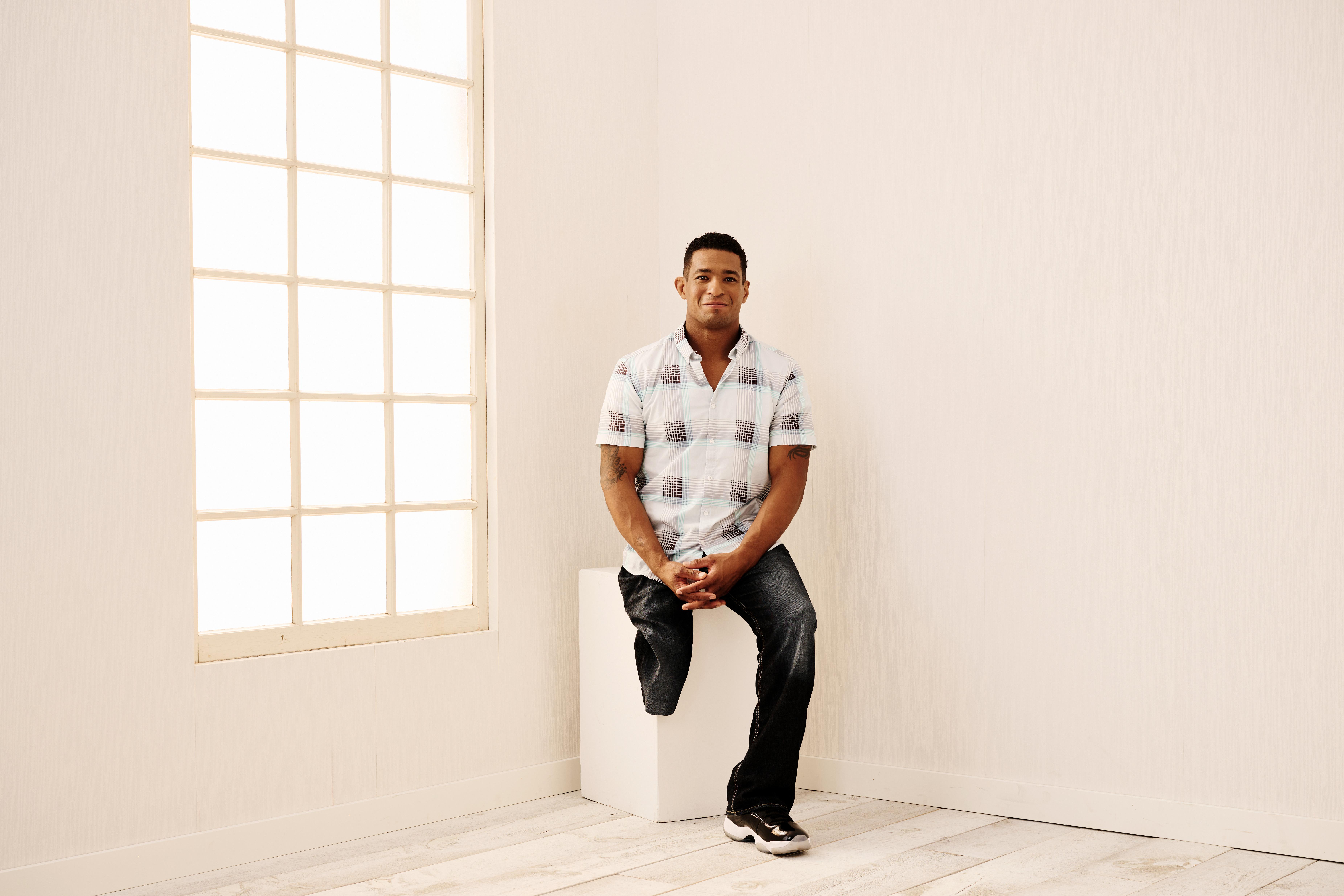 actor Anthony Robles large photo