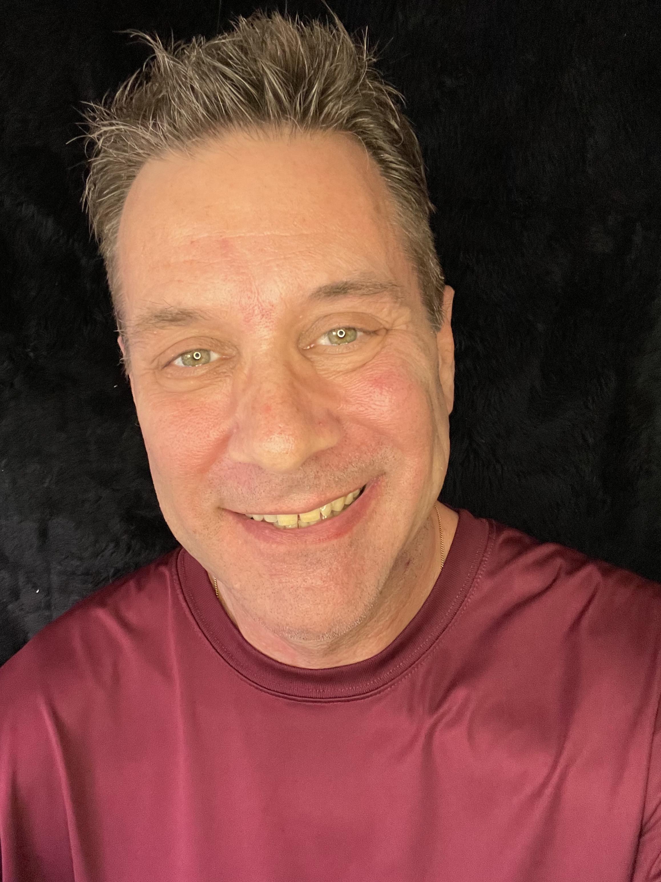 actor Robert Andrejev large photo