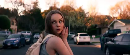 Trailer thumbnail