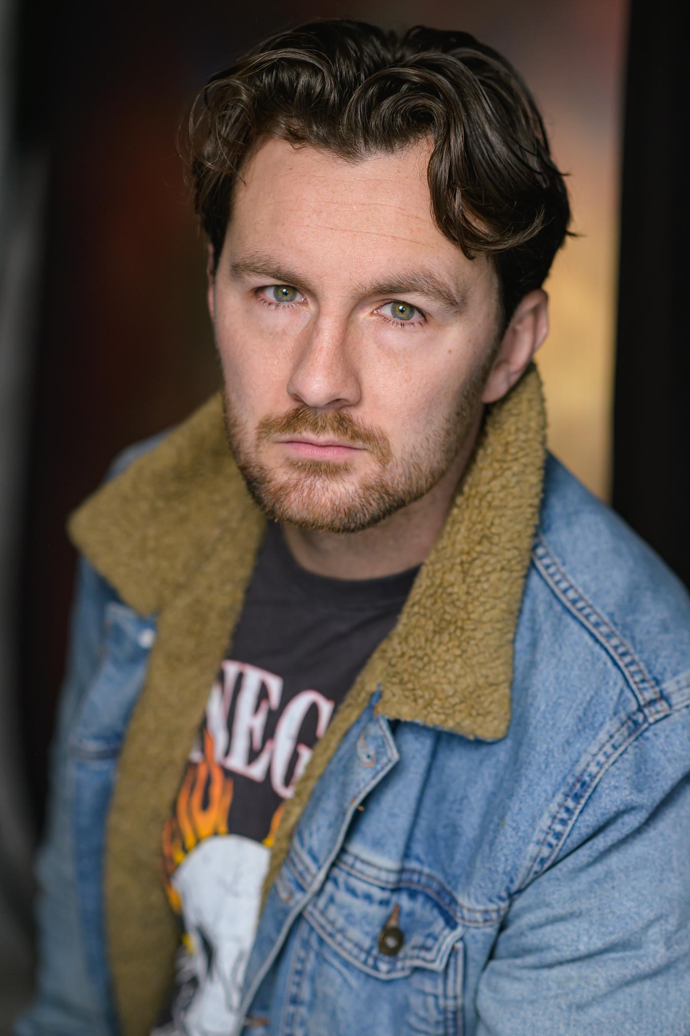 actor Aaron Mackenzie large photo