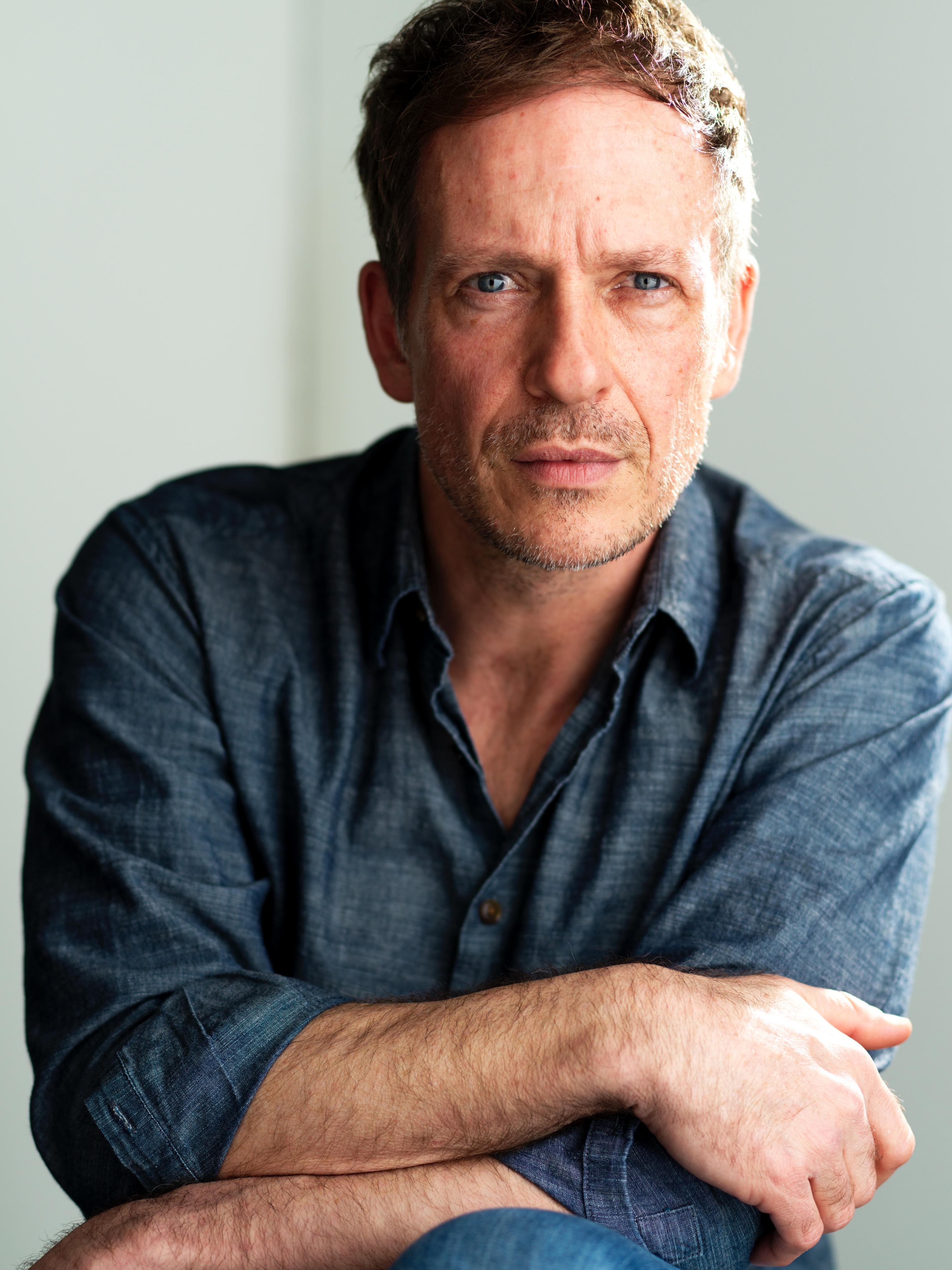 actor Sean Mahan large photo