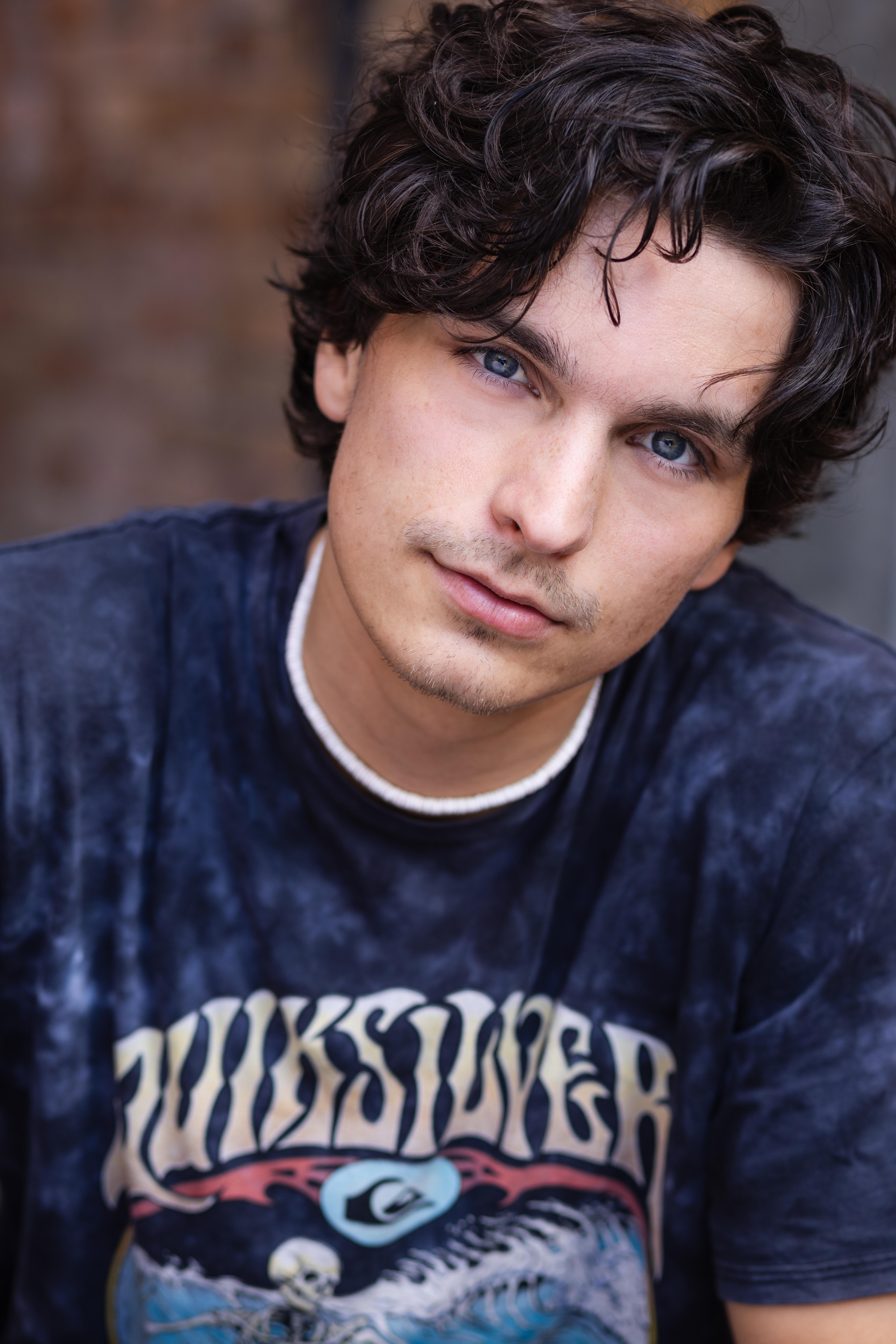 actor Benjamin Hudson large photo