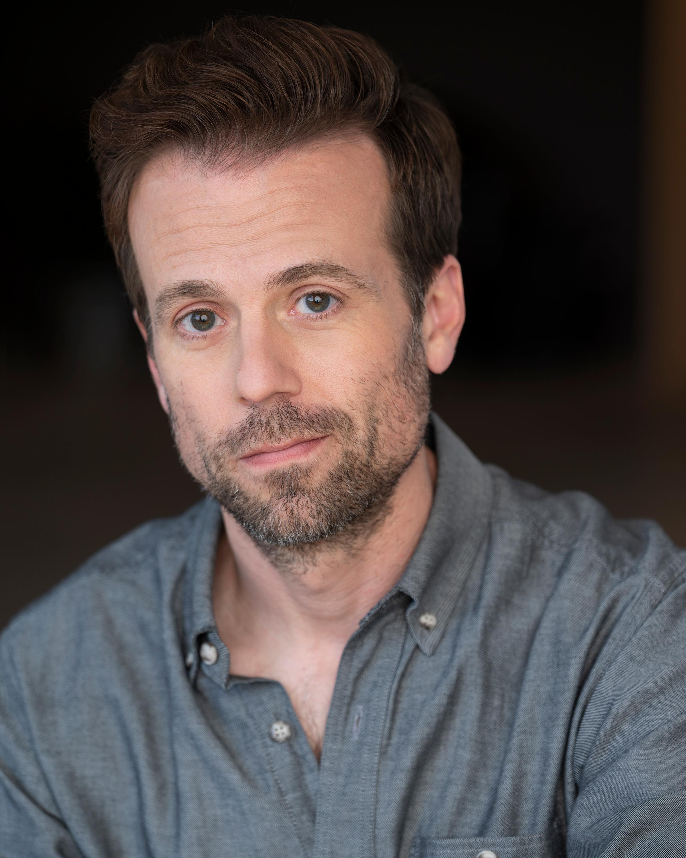 actor Erik Hoover large photo