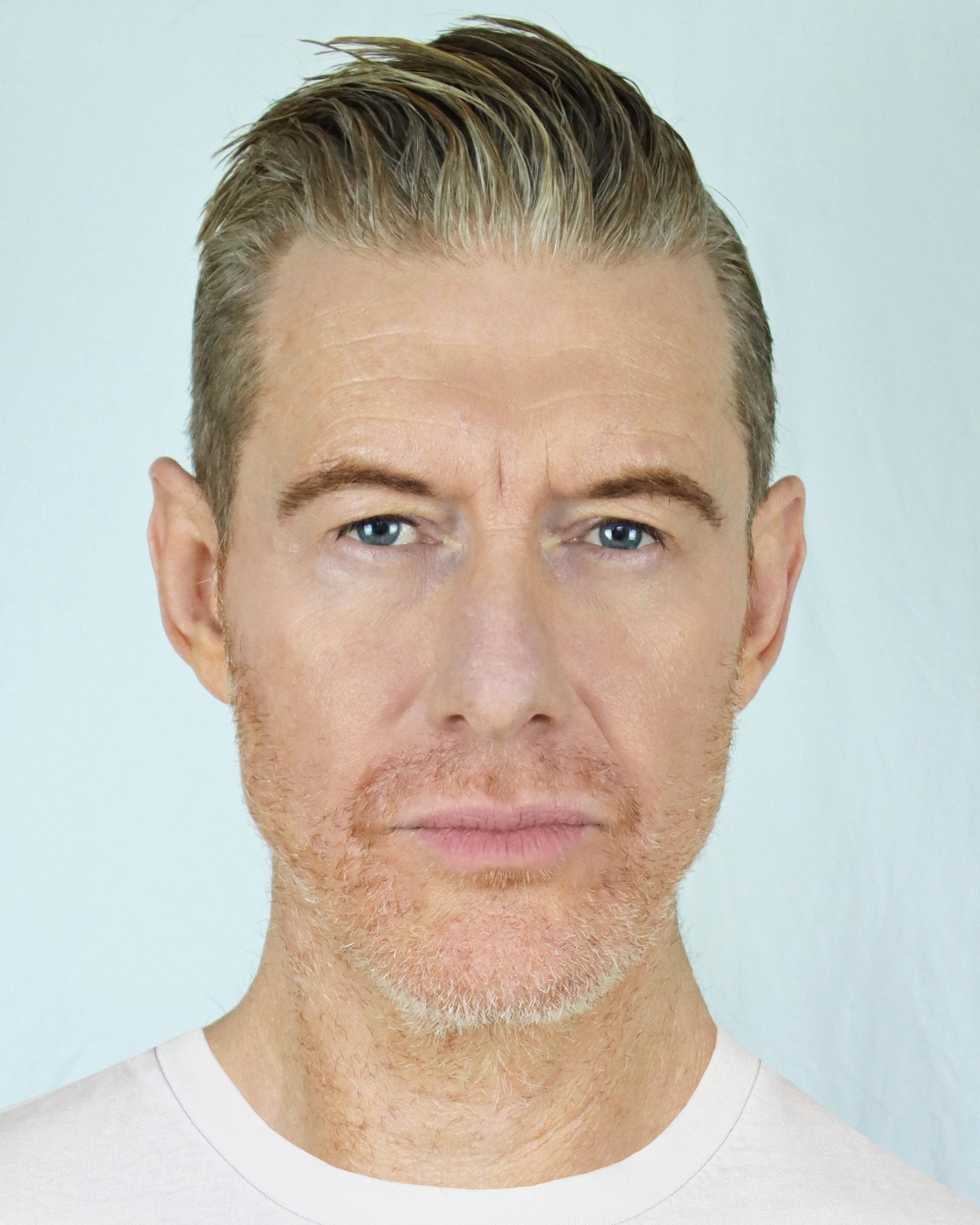 actor James Studdert large photo