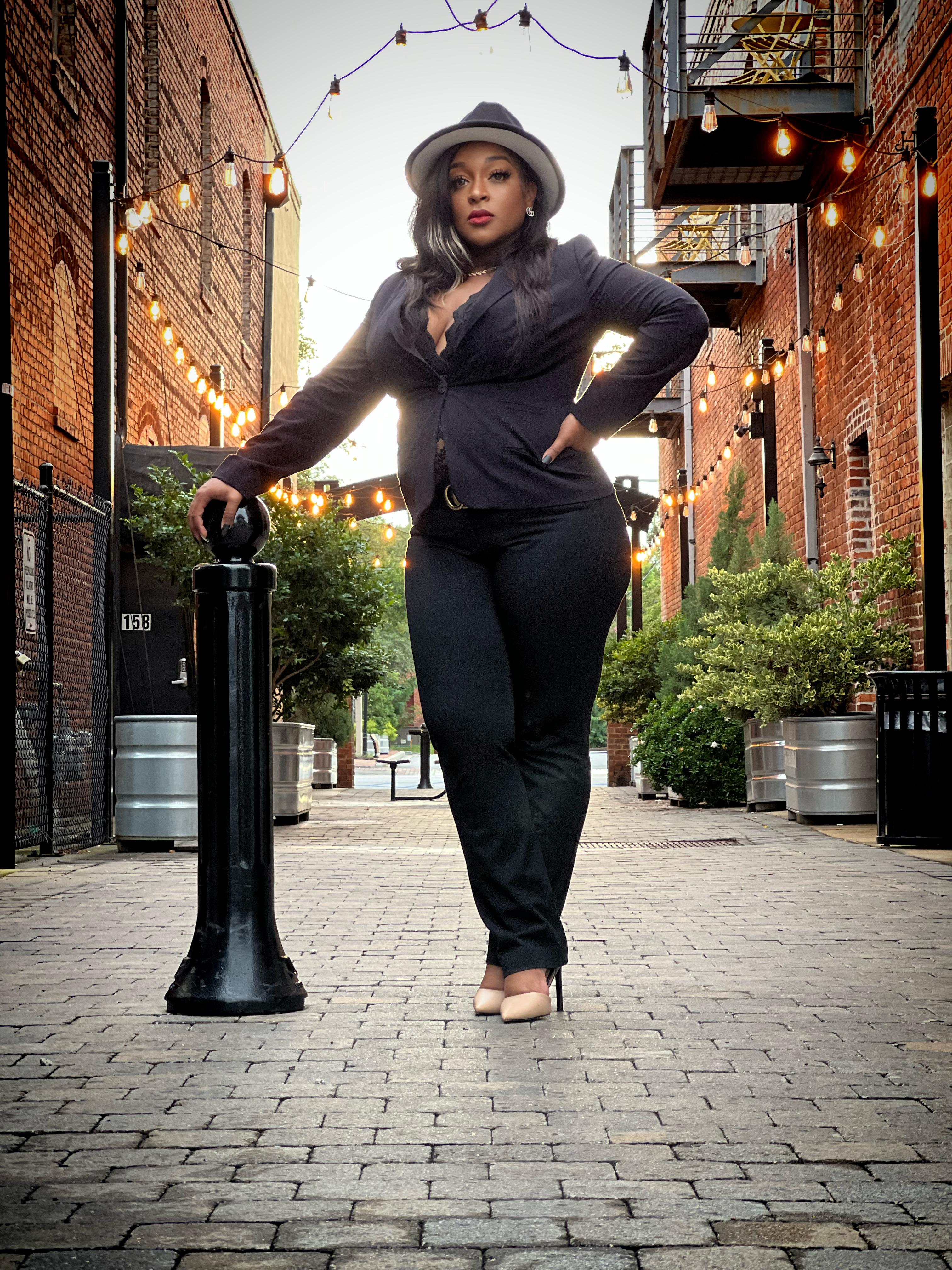 actor Tela Roylt Johnson large photo