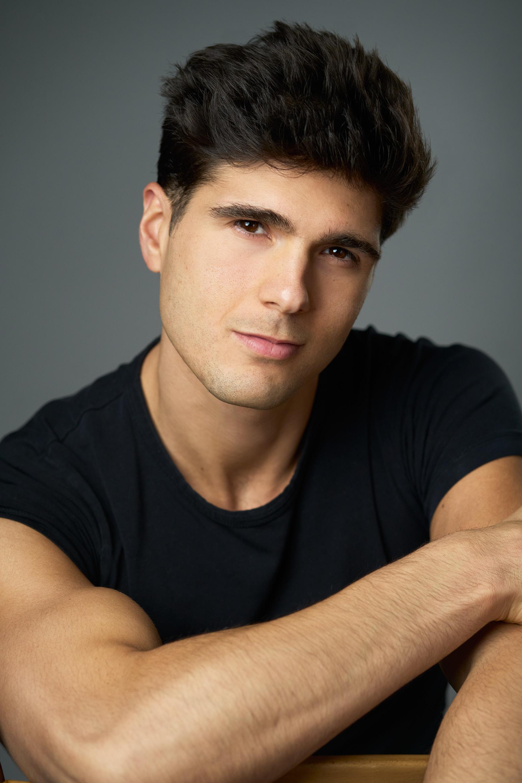 actor Nico DeCastris large photo