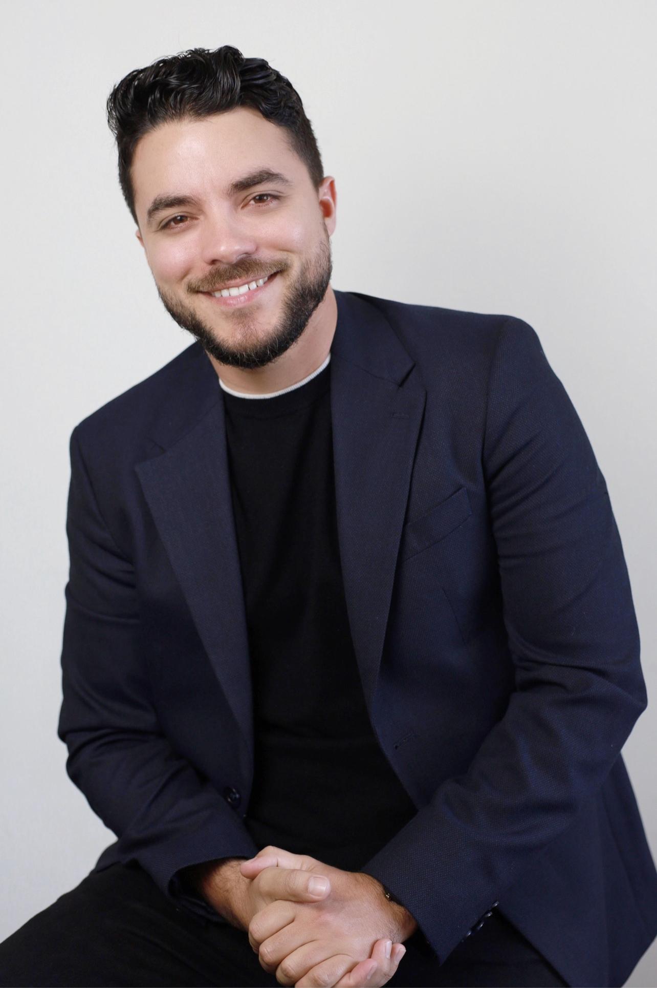 actor Yaniel Castillo large photo