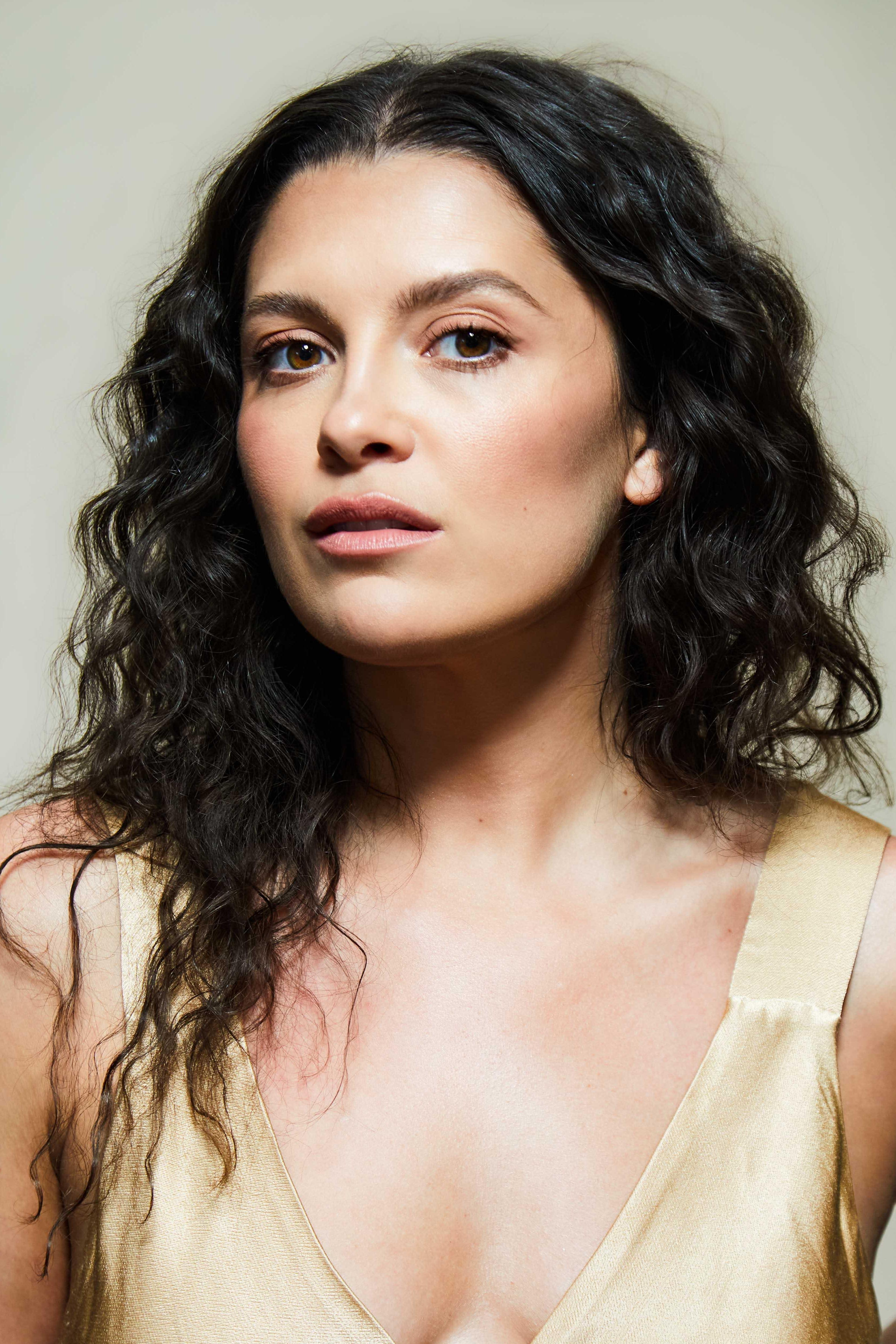 actor Chelsea Brown large photo