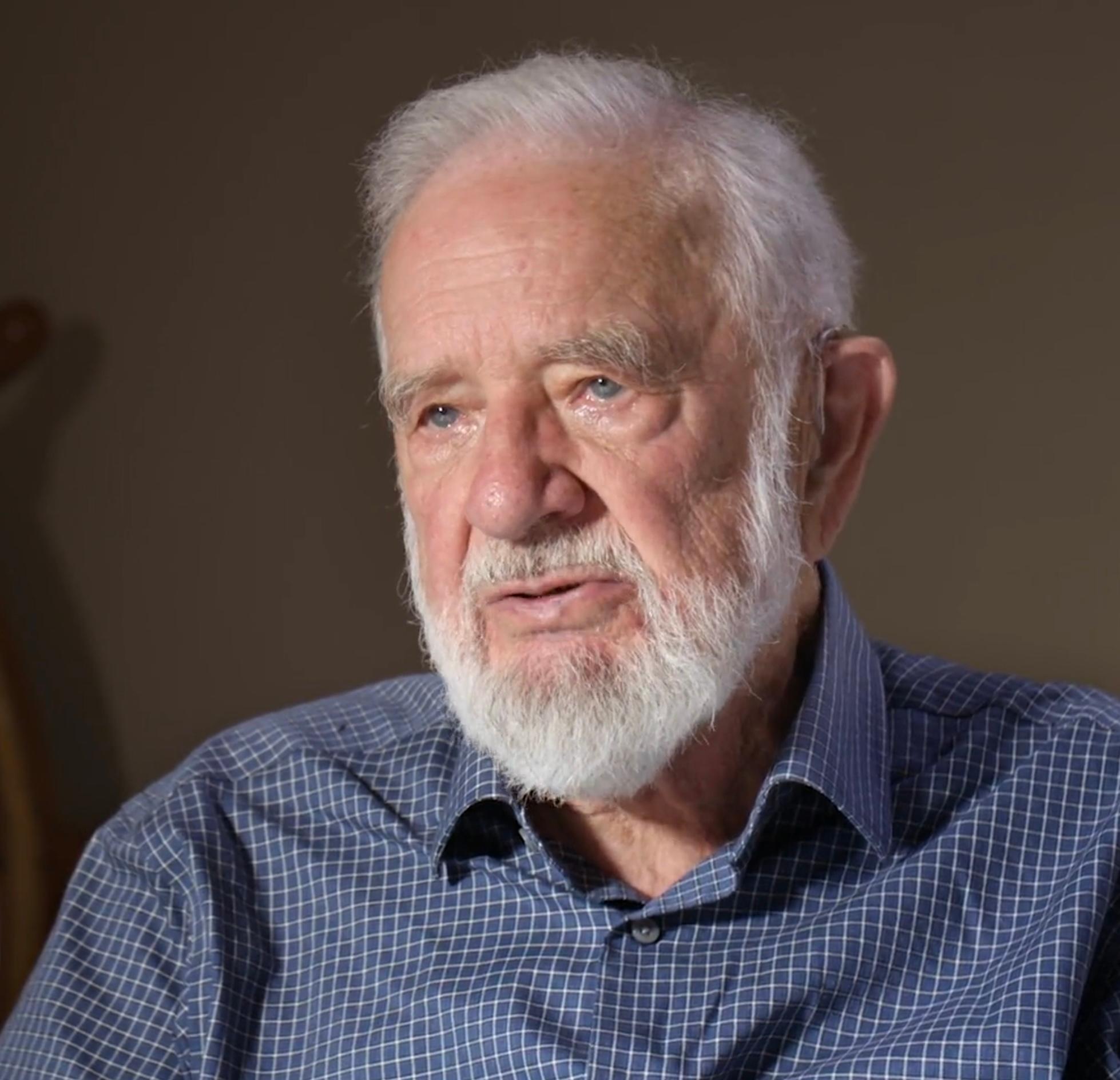 actor Henry Regier large photo