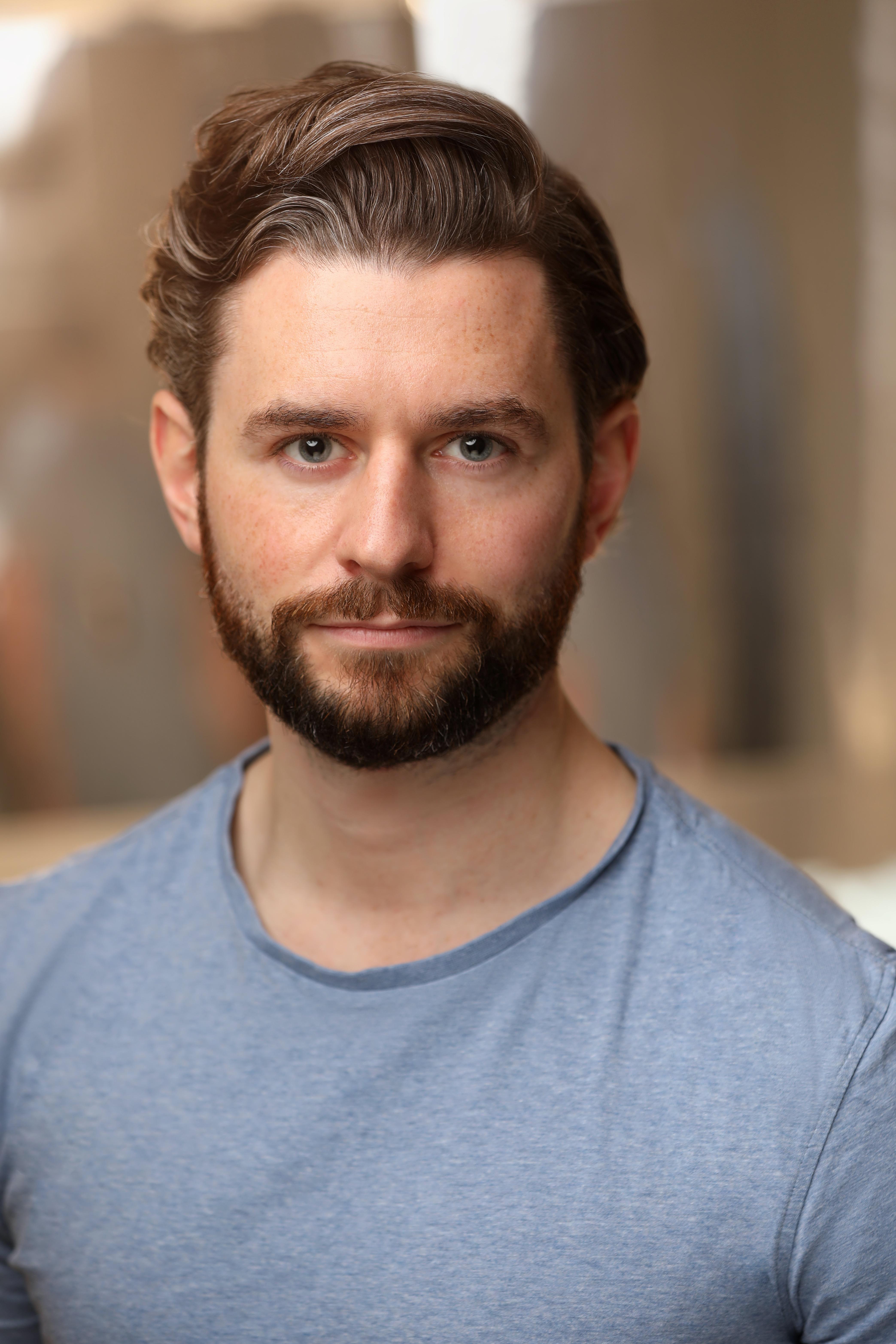 actor Finlay Bain large photo