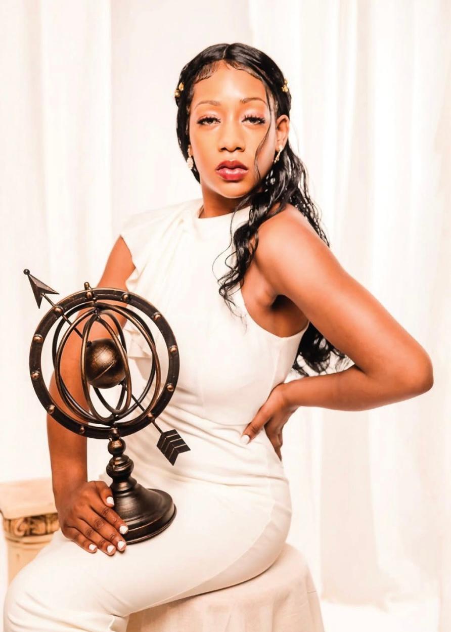 actor Angelina Elizabeth large photo