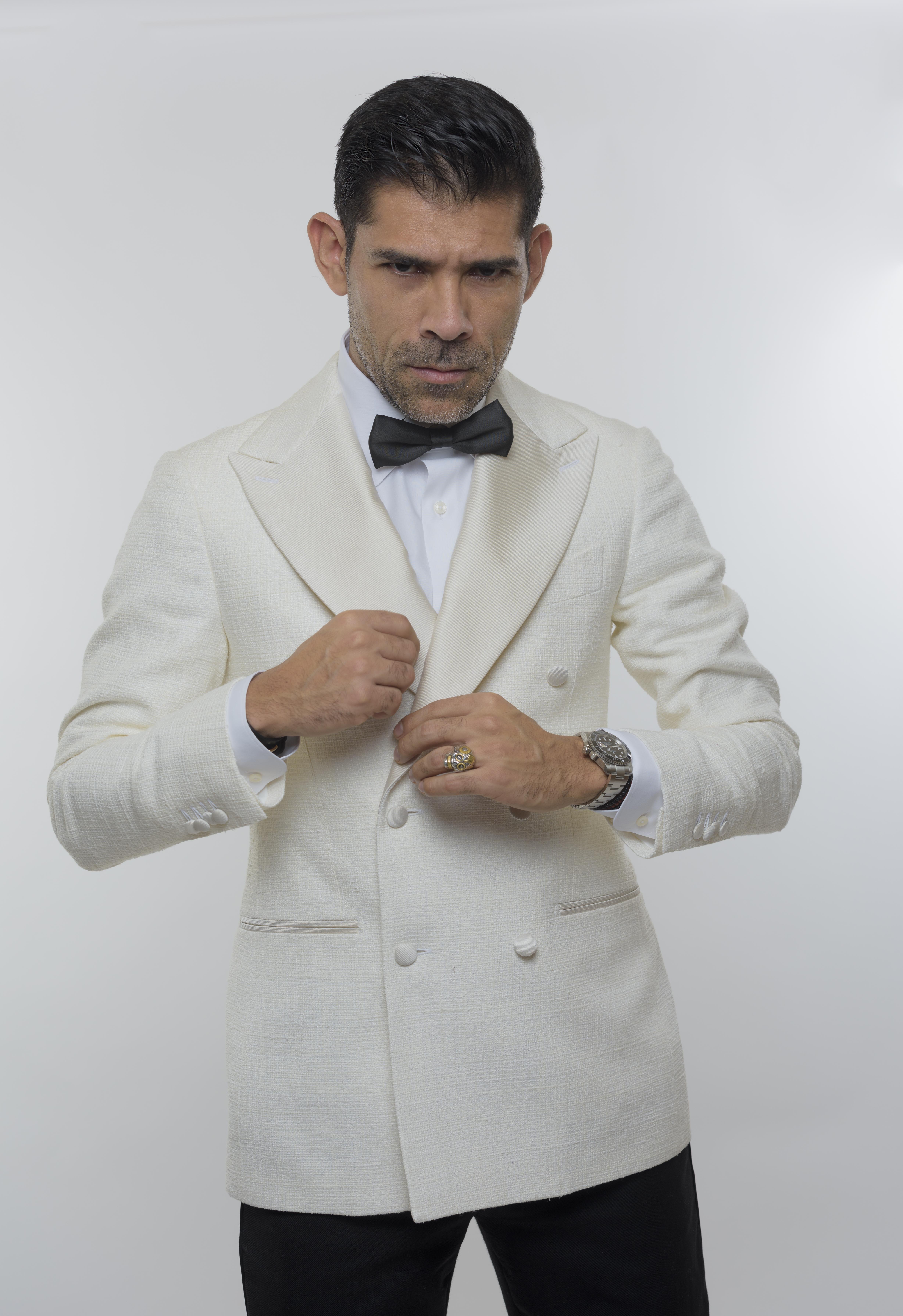 actor Tony Guerrero large photo