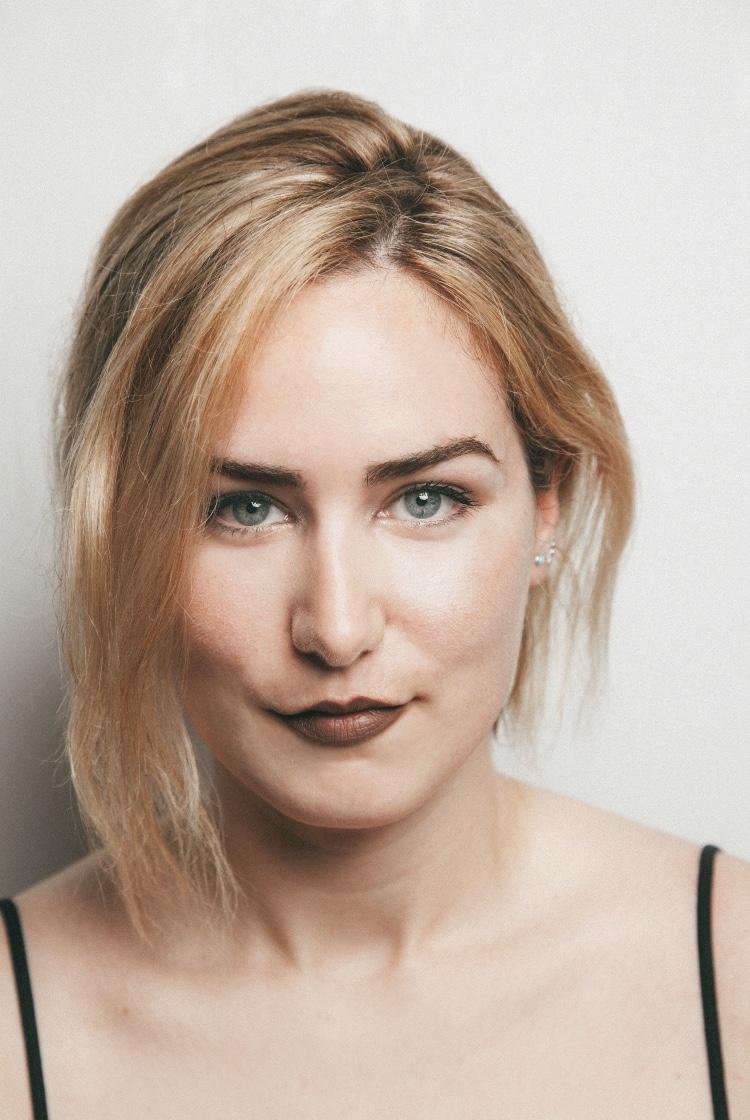 actor Irene Morales large photo