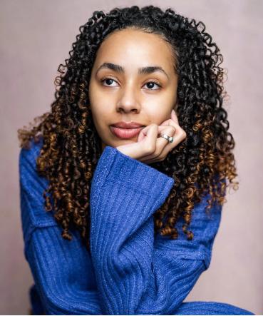 actor Enva Lewis large photo