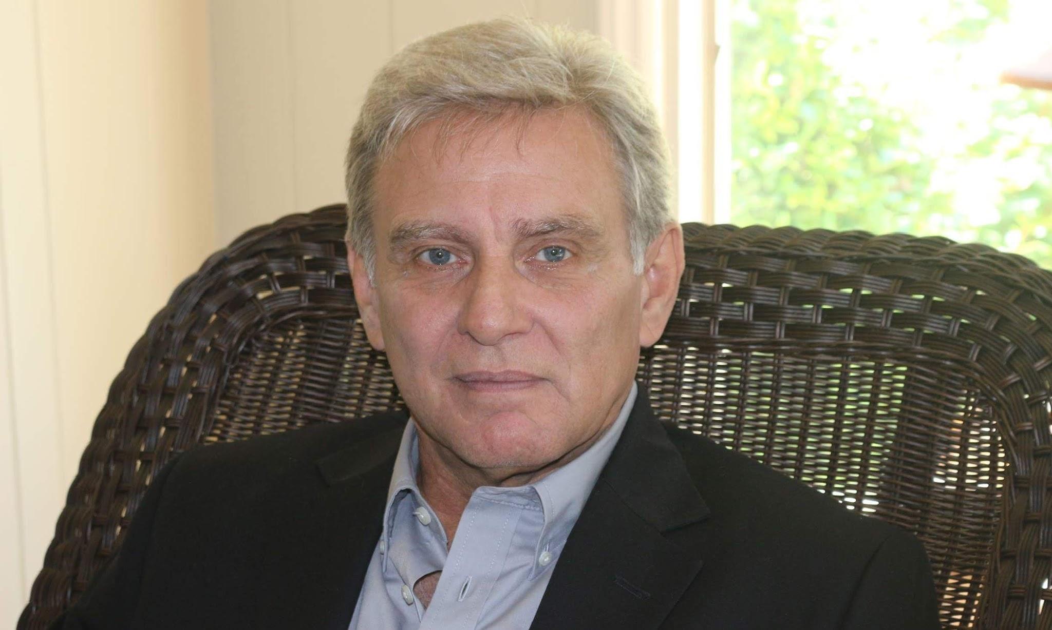 actor Kent Booker large photo