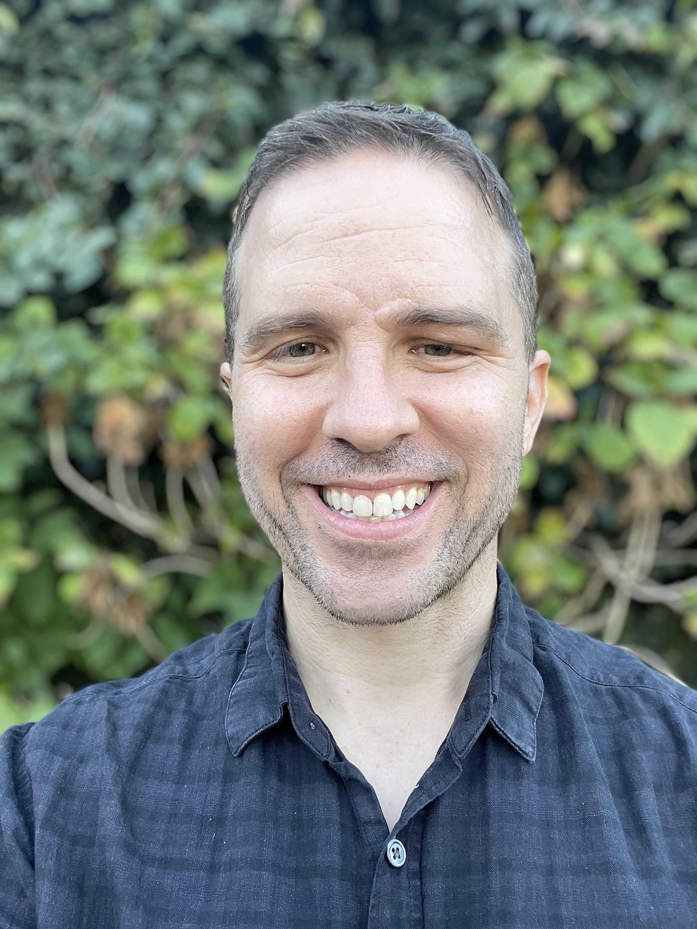 actor Eben Kostbar large photo