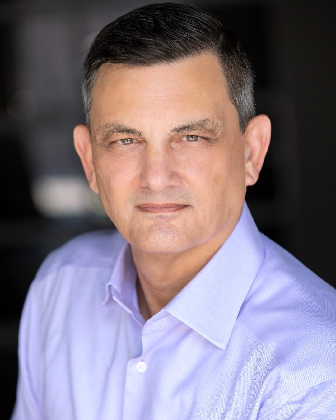 actor Jim Carrington large photo