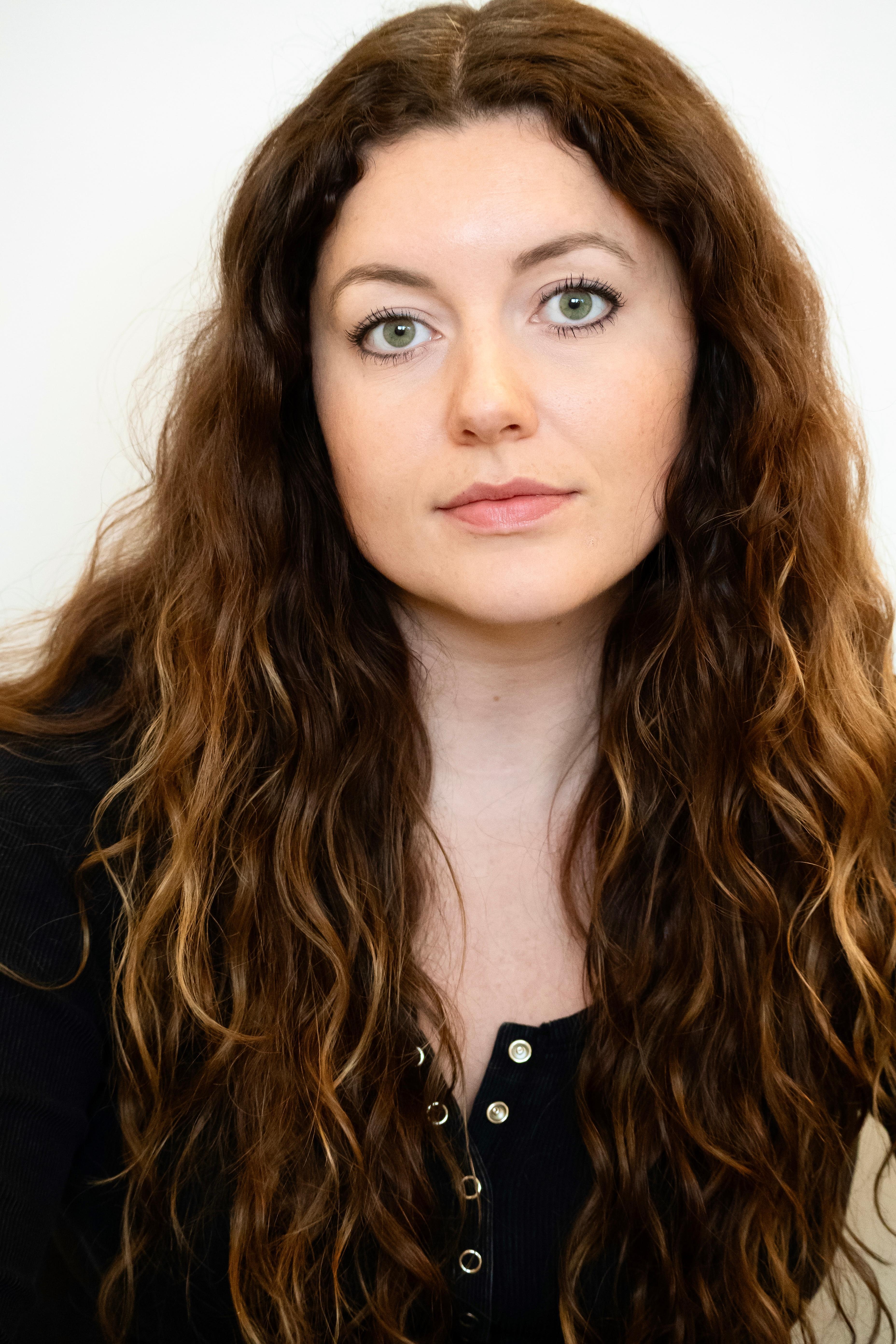 actor Carly Wheeler large photo